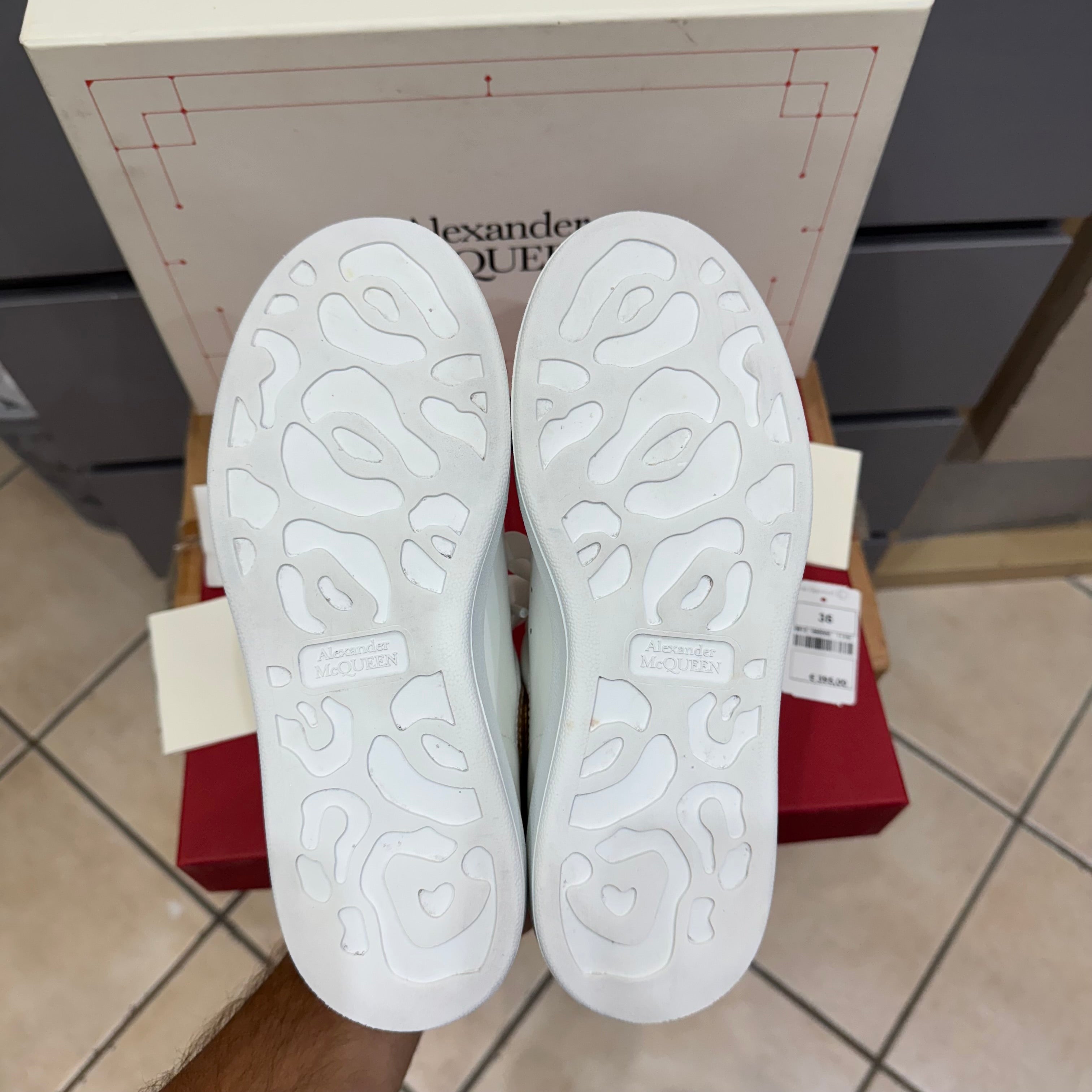 Alexander McQueen 35
