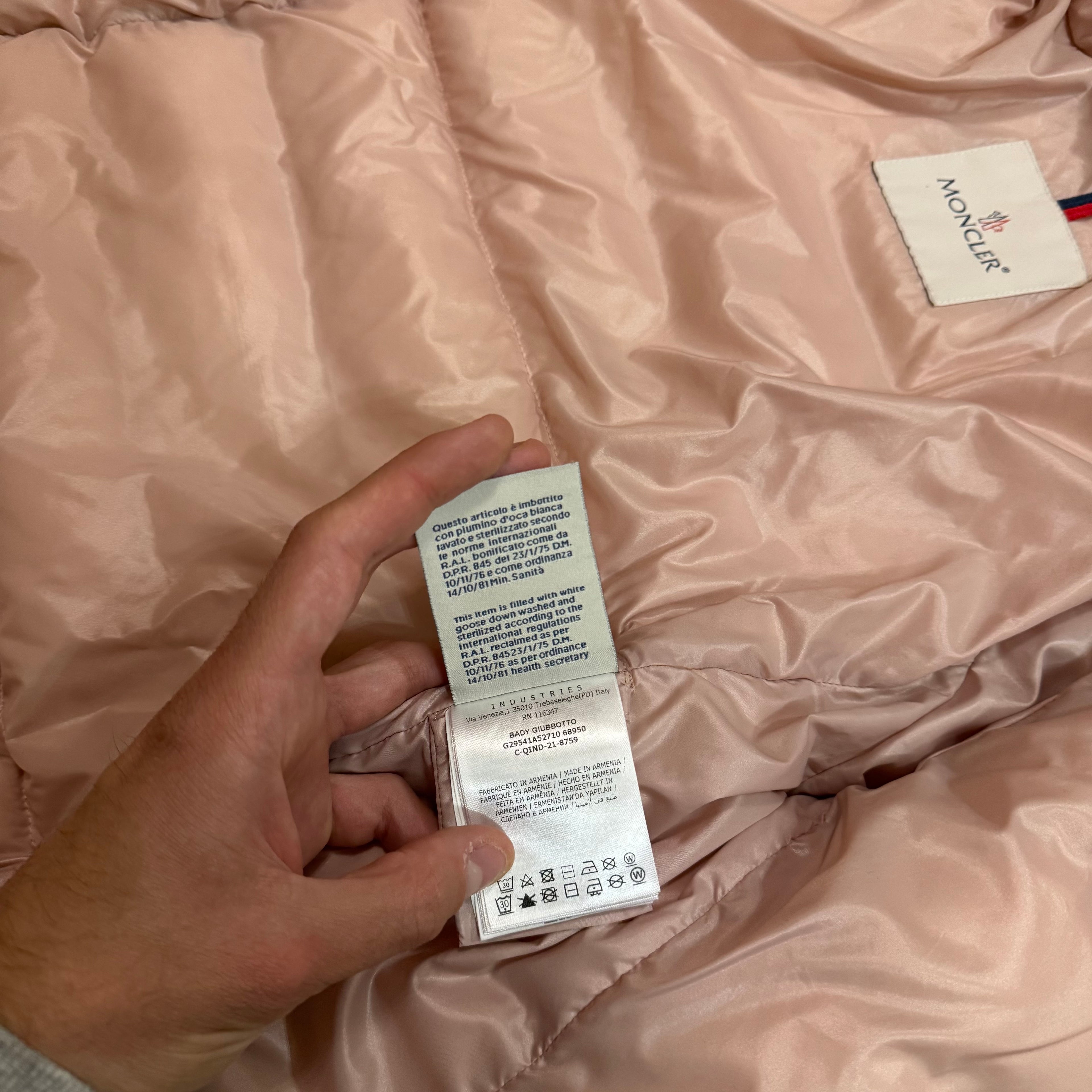 Moncler S