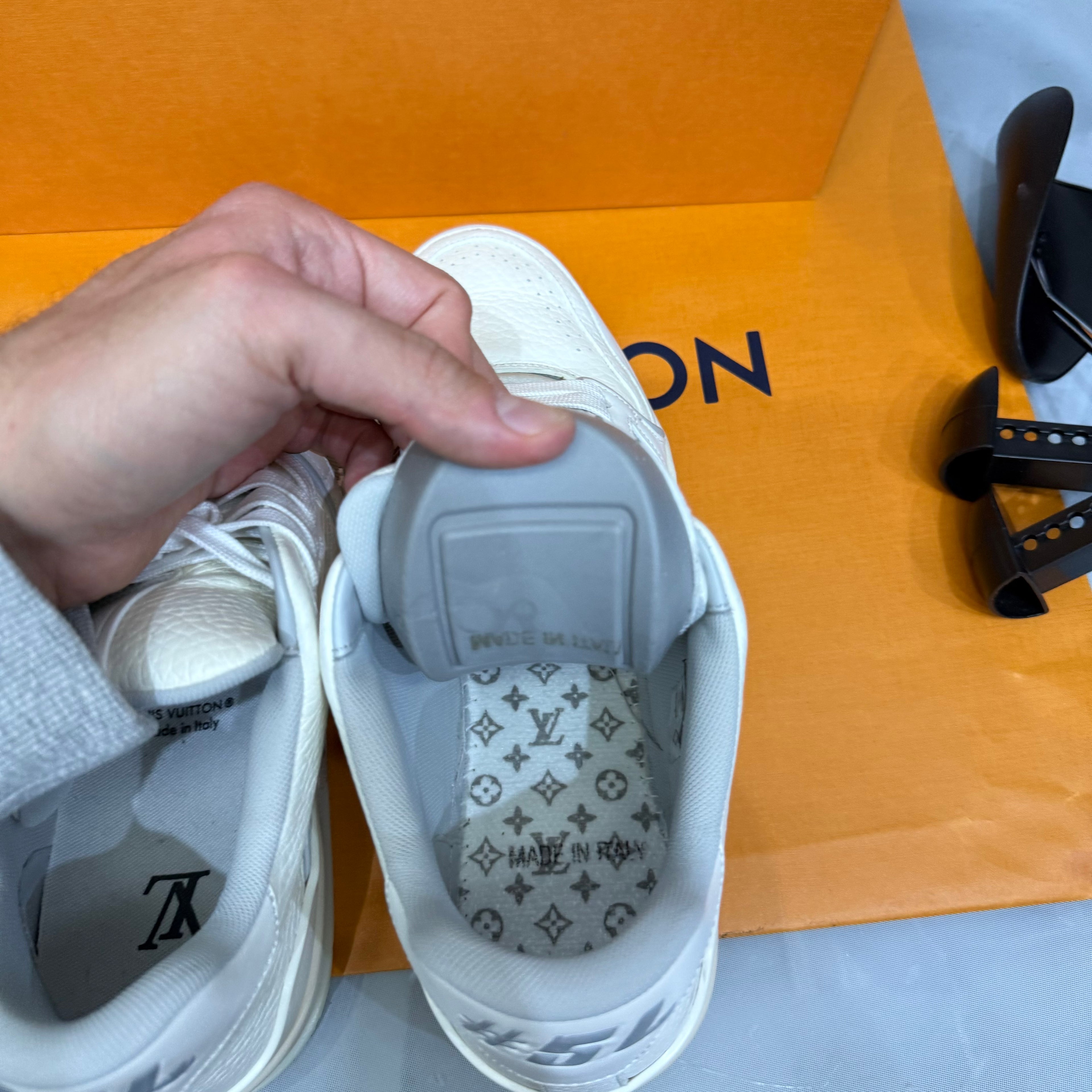Louis Vuitton Trainer 42