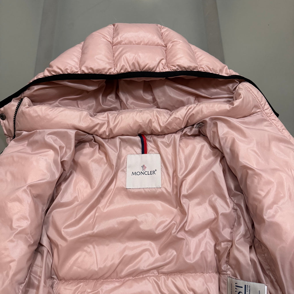 Moncler S
