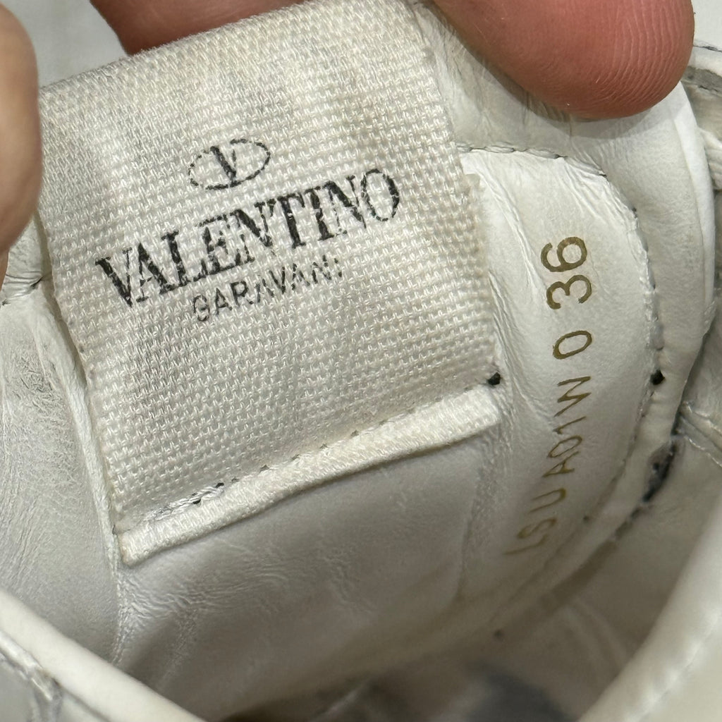 Valentino Garavani, Untitled, 36
