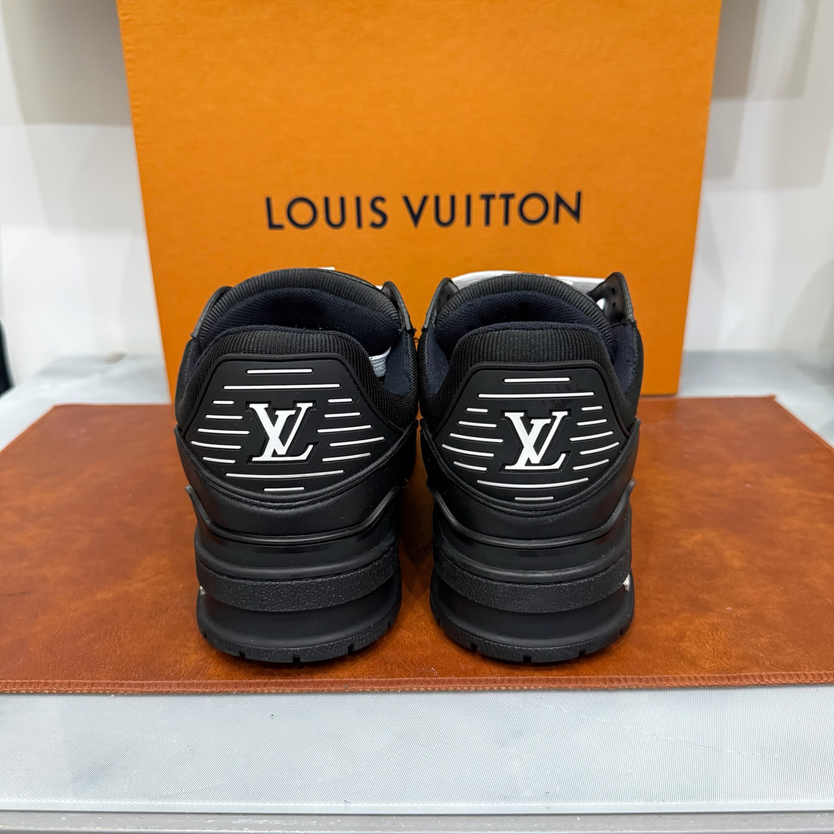 Louis Vuitton, Trainer, 42