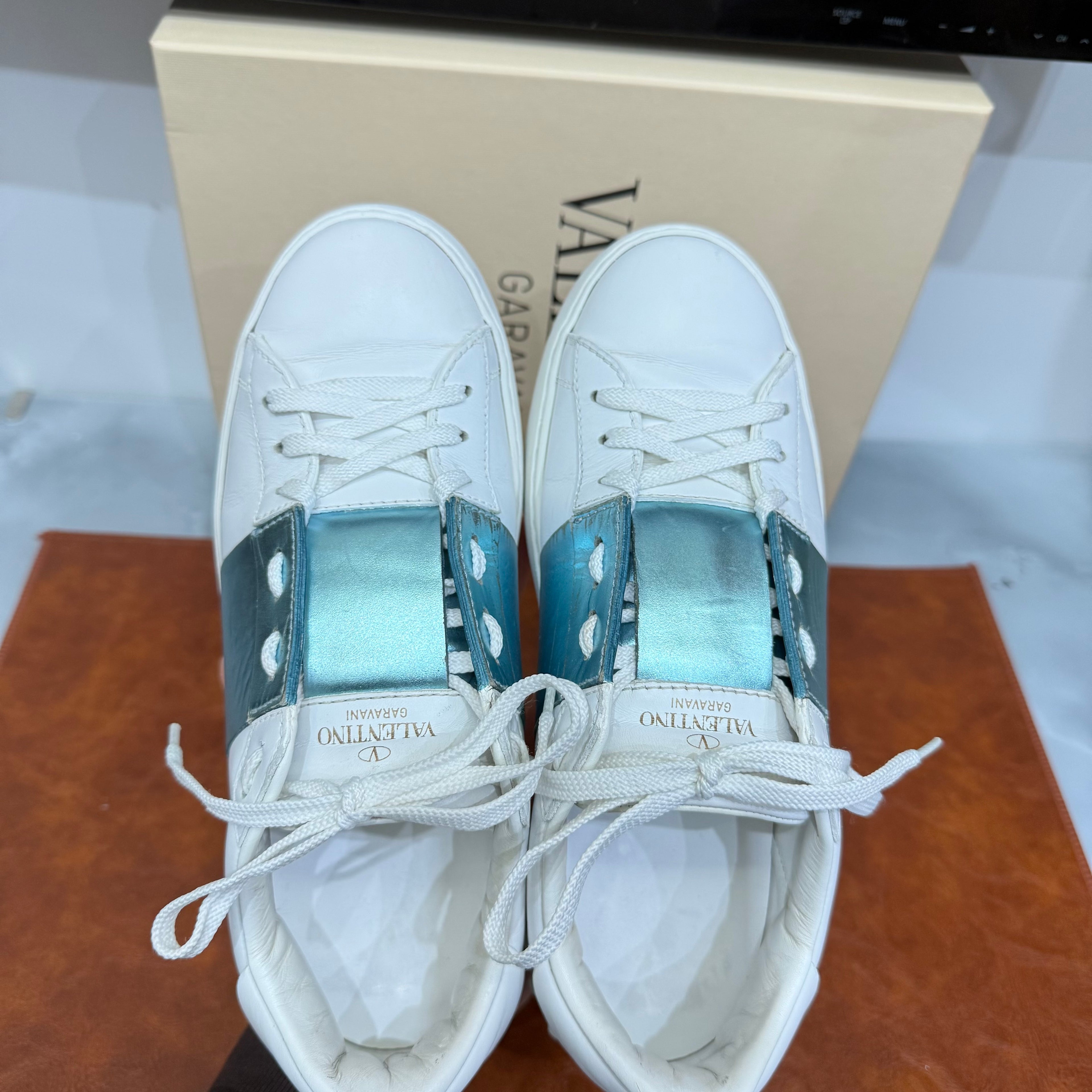Valentino Garavani, Open, 37,5