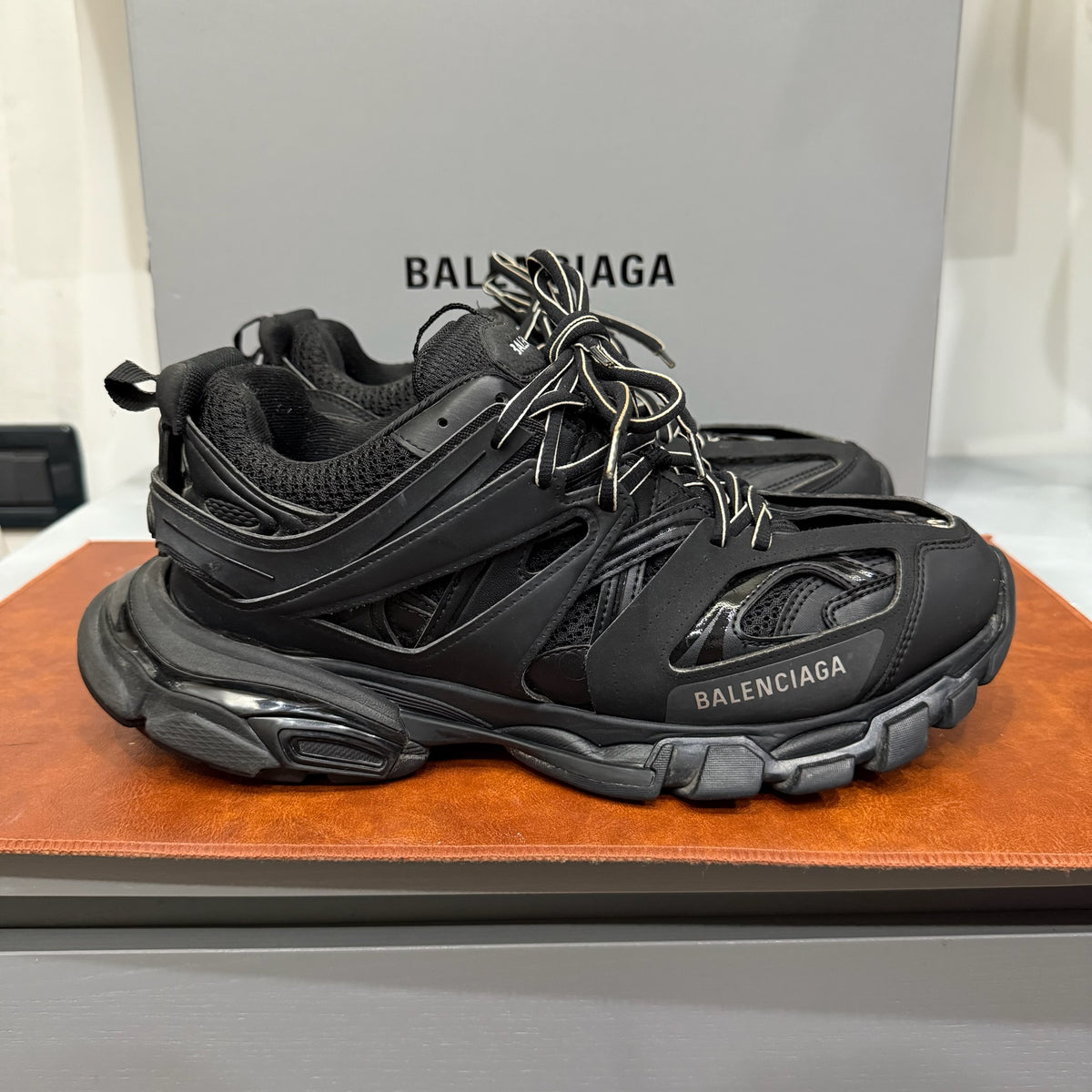 Balenciaga, Track, 43