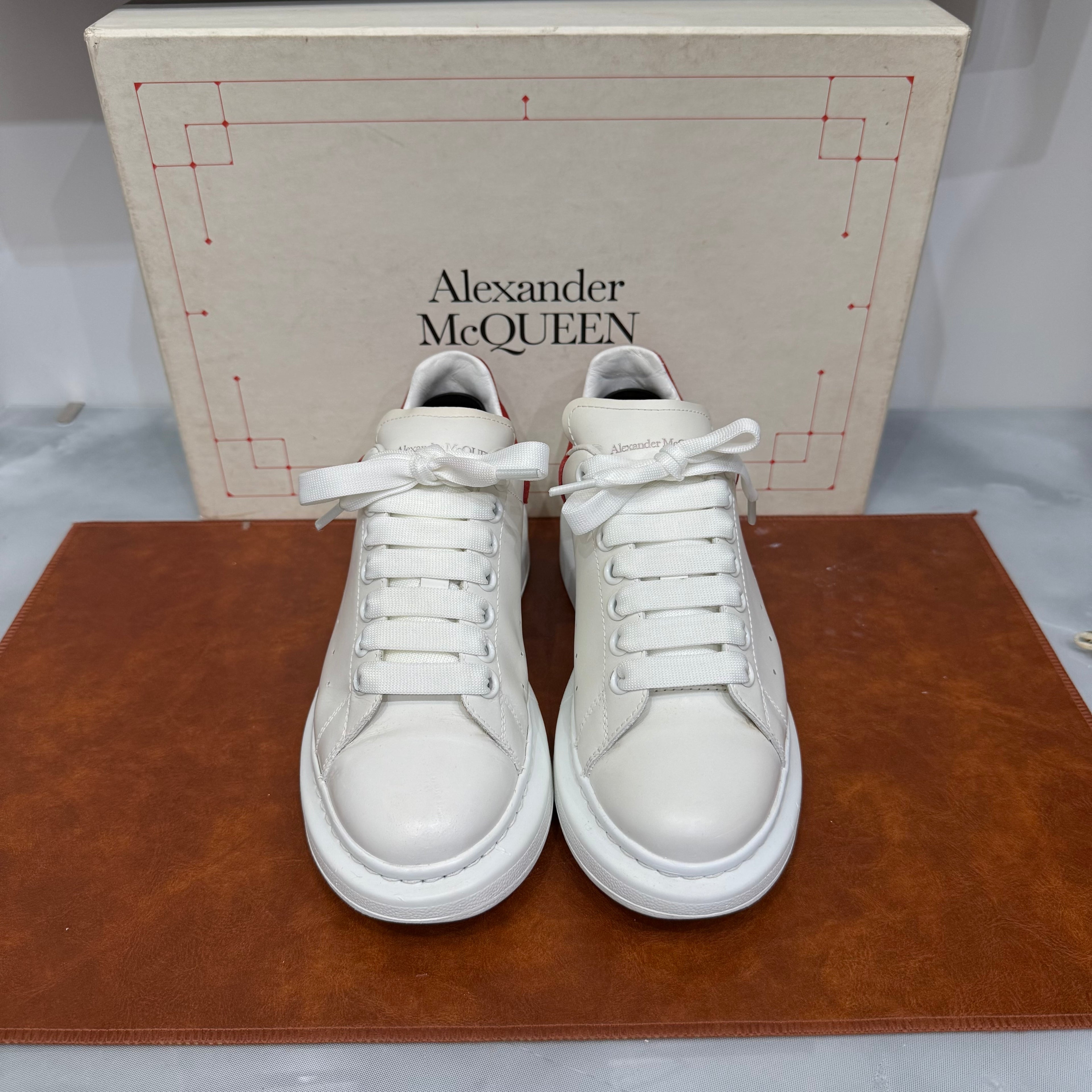 Alexander McQueen, OverSized, 36
