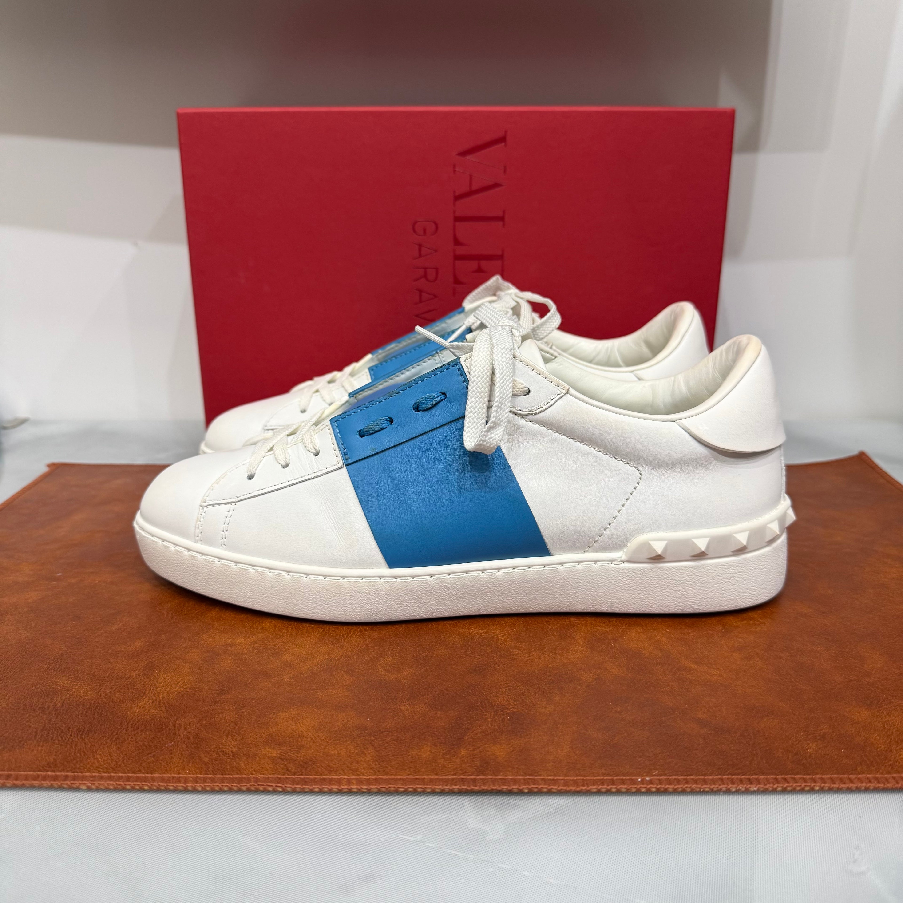 Valentino Garavani, Open, 40