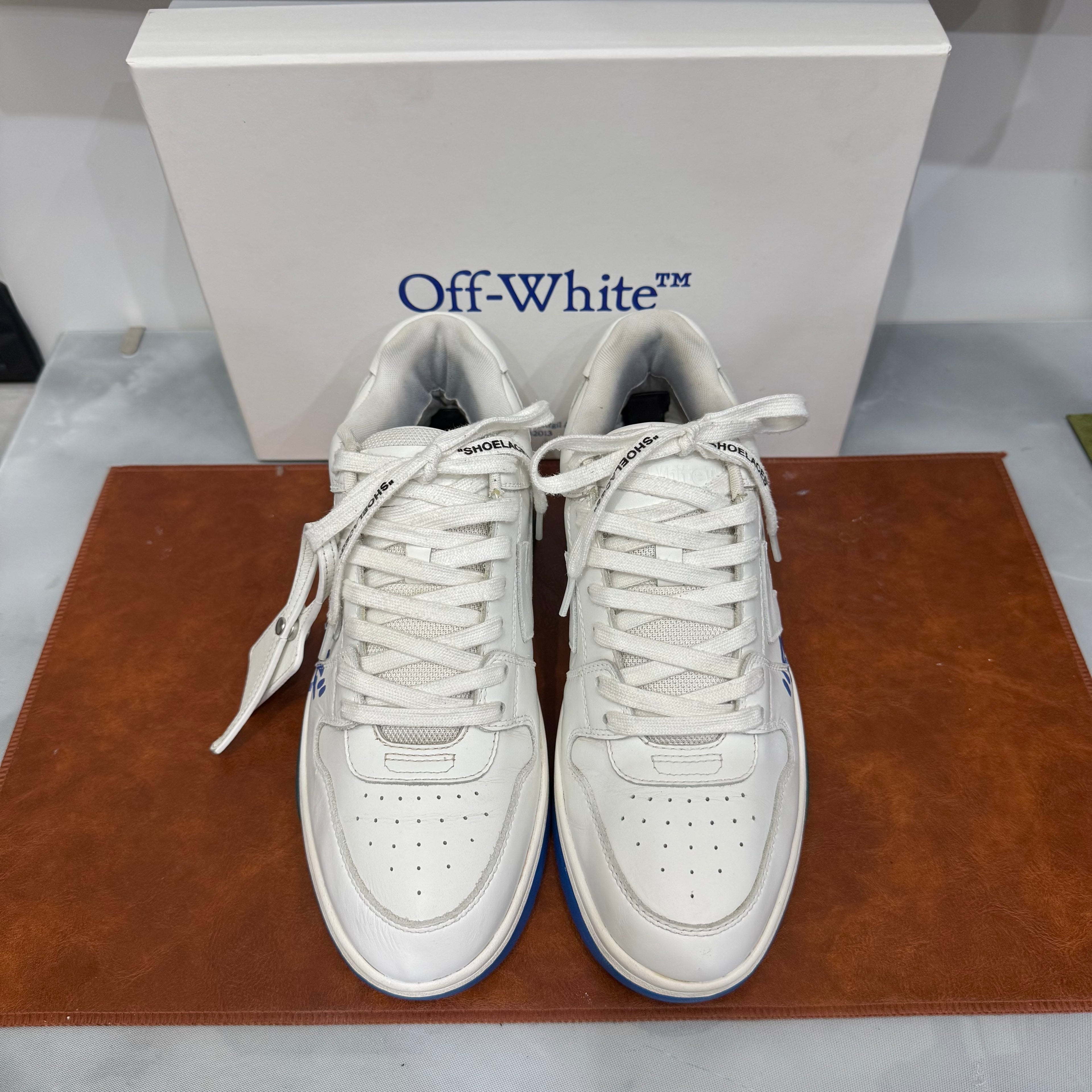 Off White, Out of Office, 41