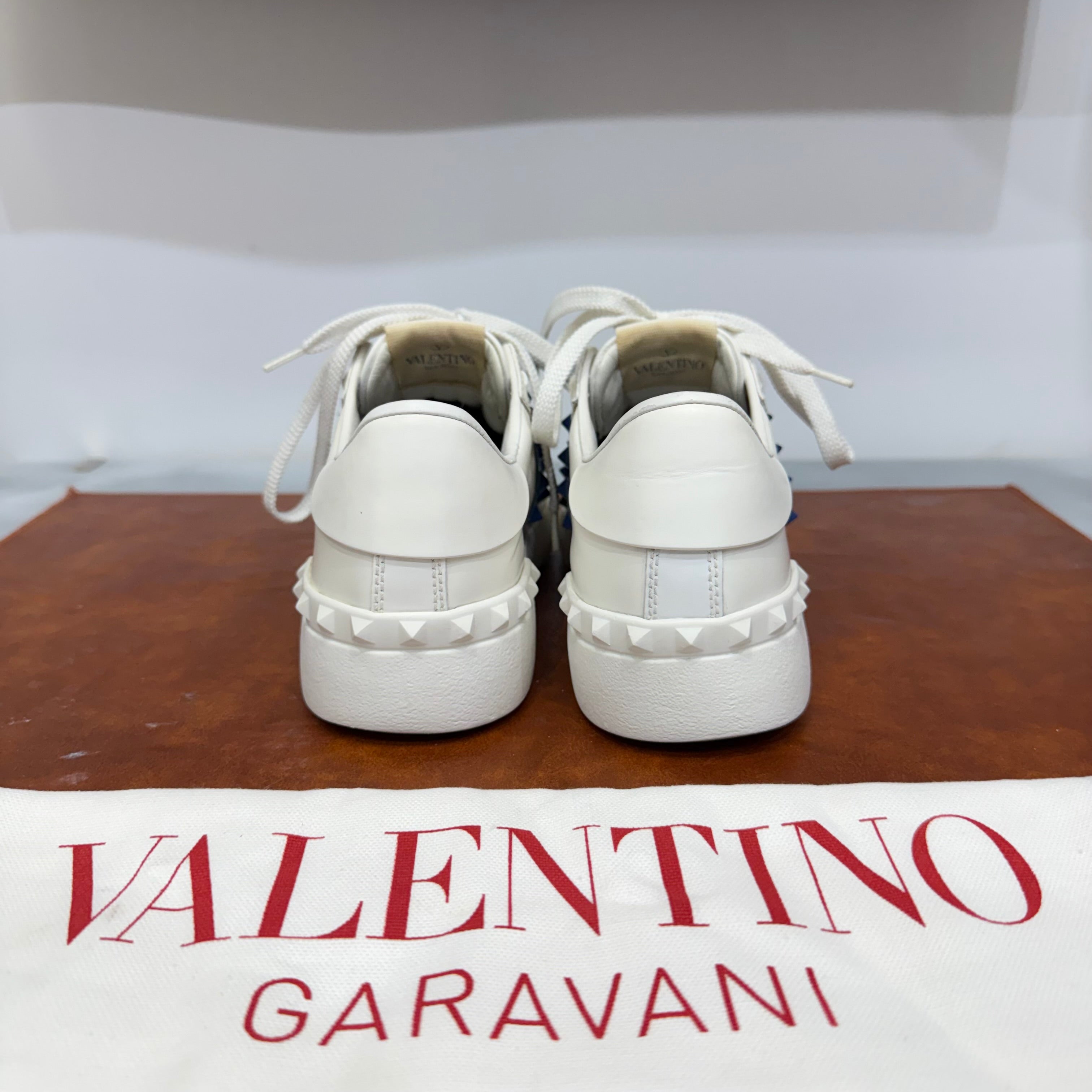 Valentino Garavani, Untitled, 36