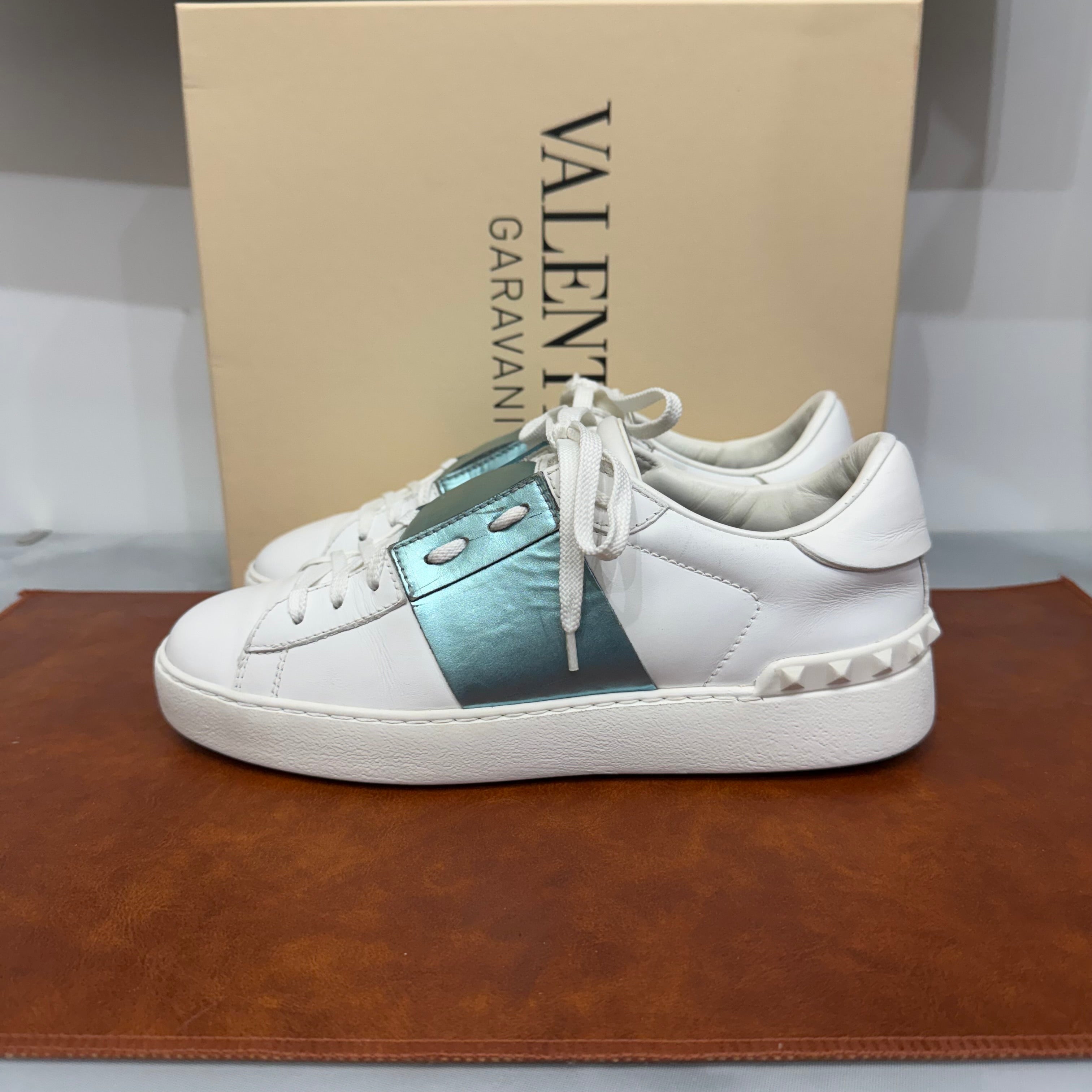 Valentino Garavani, Open, 37,5