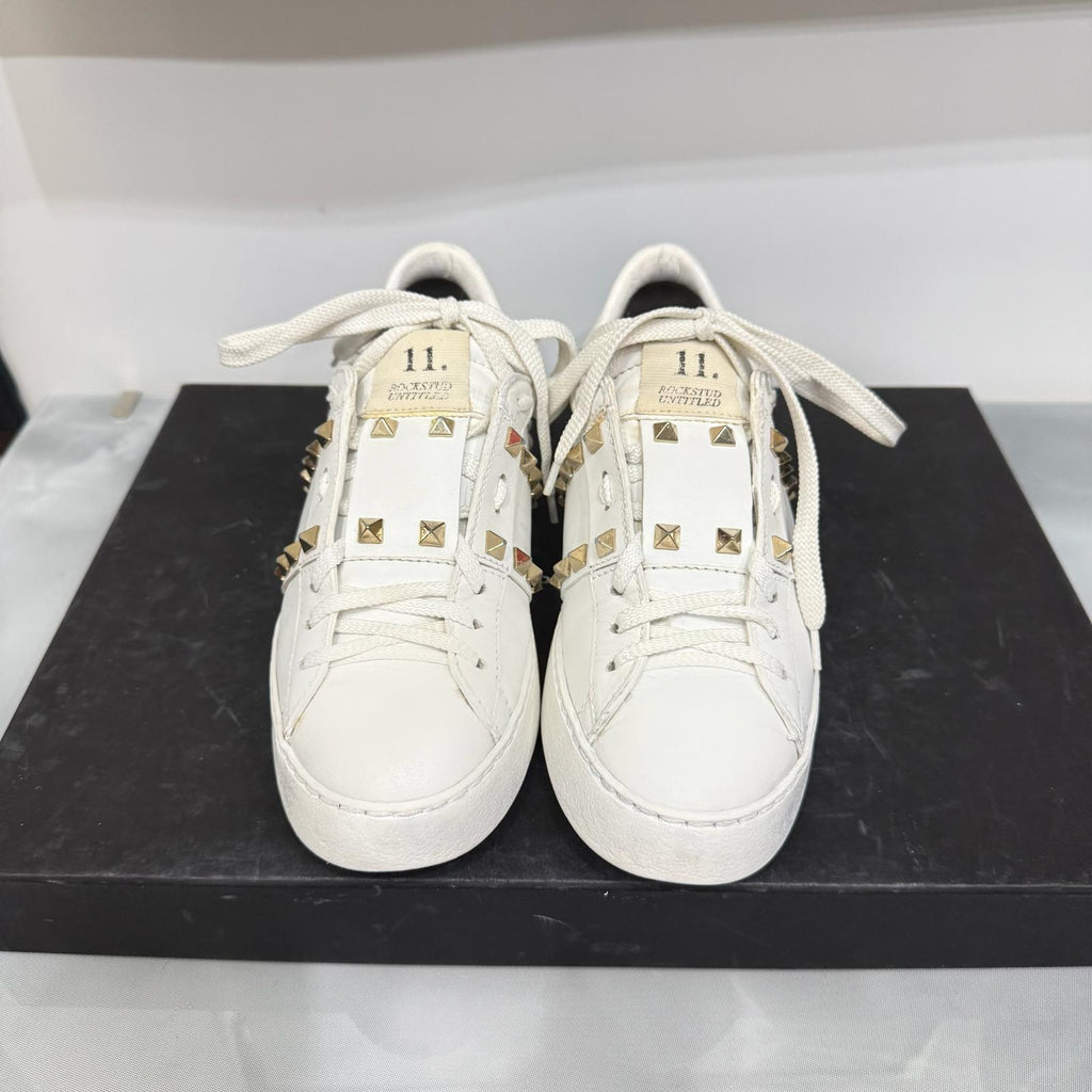 Valentino Garavani, Rockstud Untitled, 35