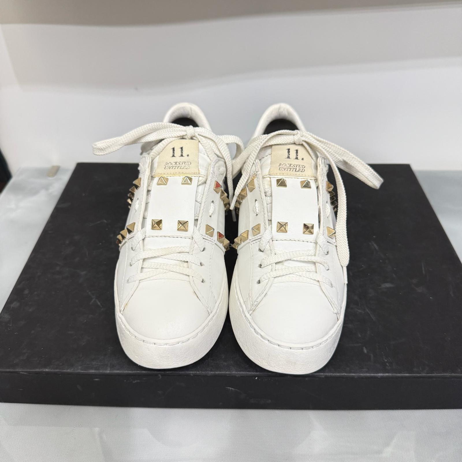 Valentino Garavani, Rockstud Untitled, 35