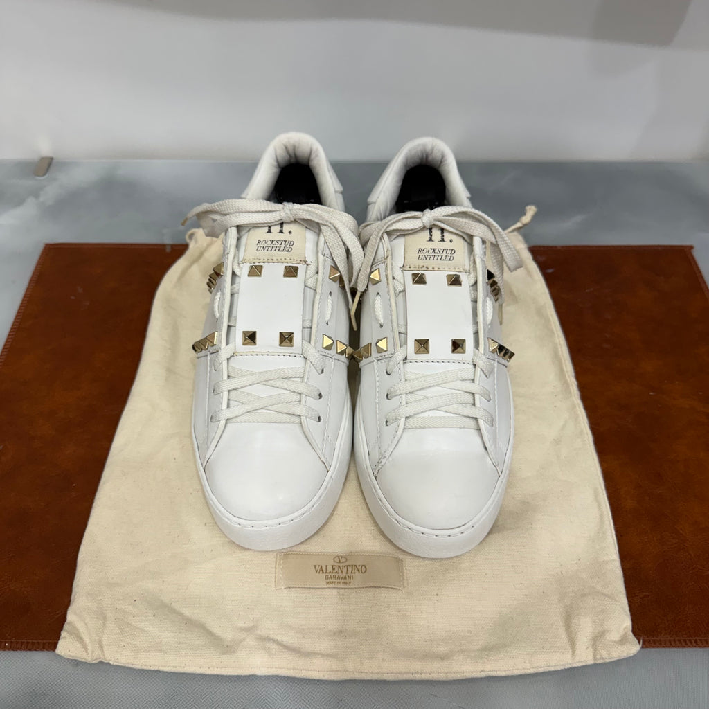 Valentino Garavani, Untitled, 37.5
