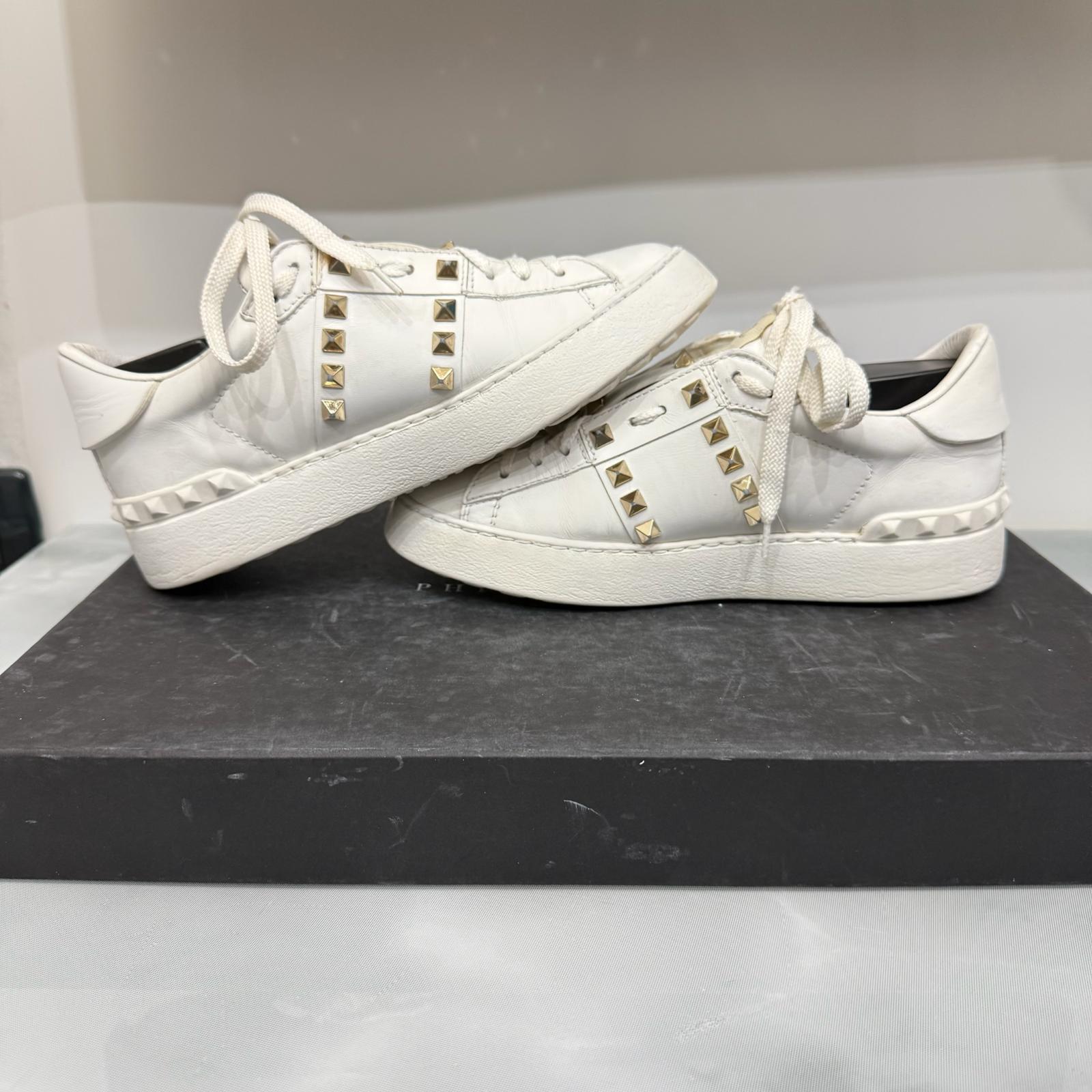 Valentino Garavani, Rockstud Untitled, 35