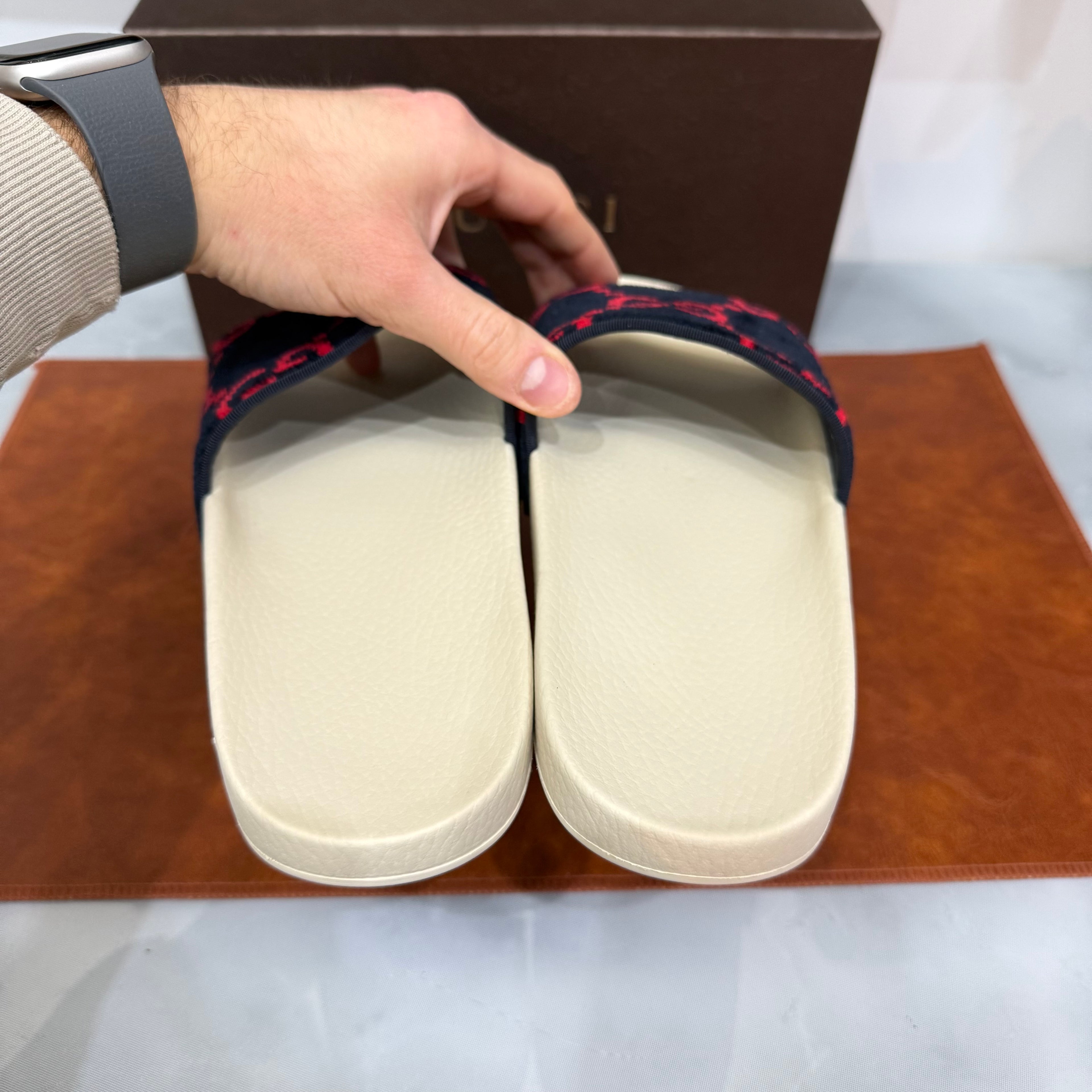 Gucci, Slides, 41