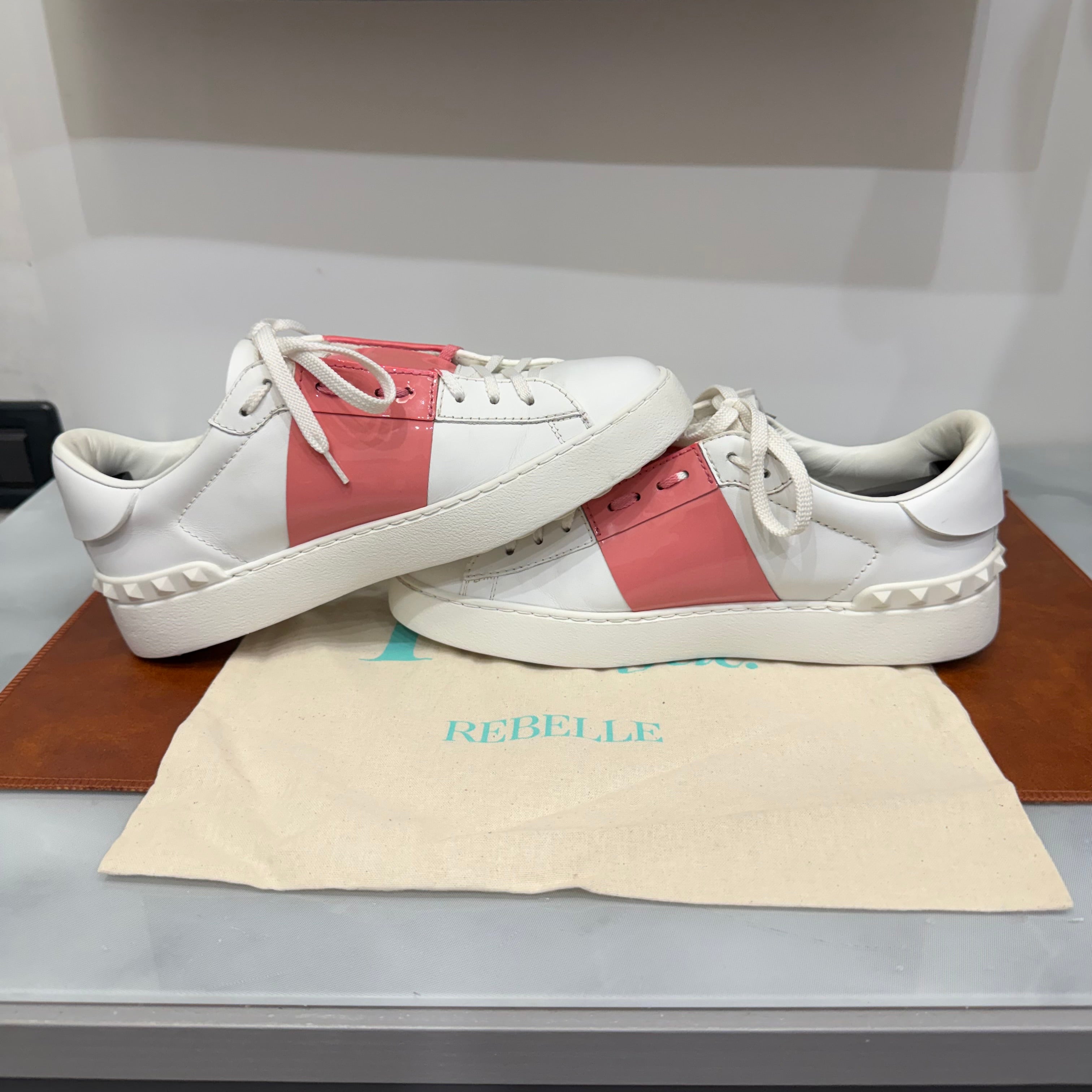 Valentino Garavani, Open, 38
