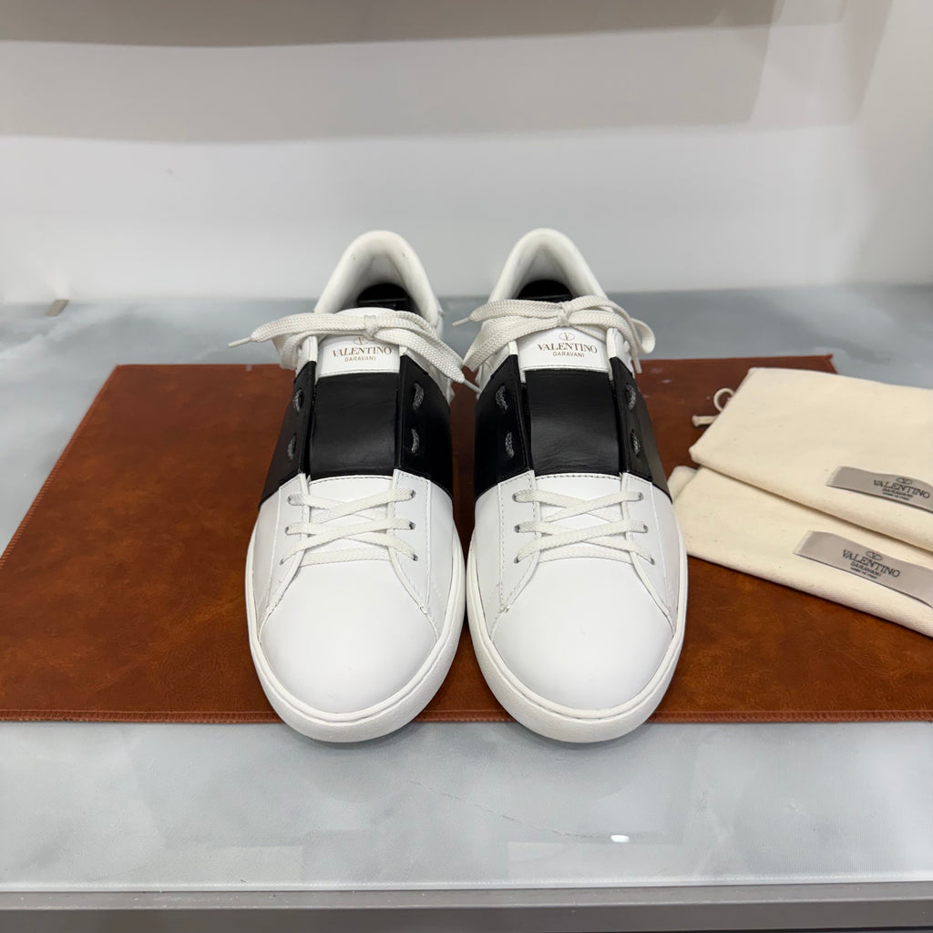 Valentino Garavani, Open, 43
