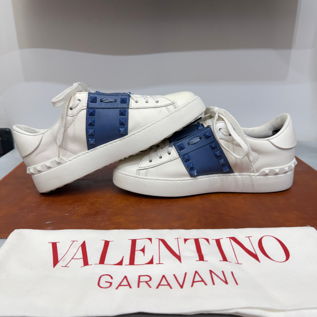 Valentino Garavani, Untitled, 36