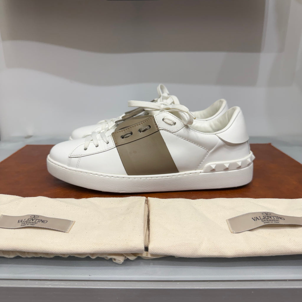 Valentino Garavani, Open, 40