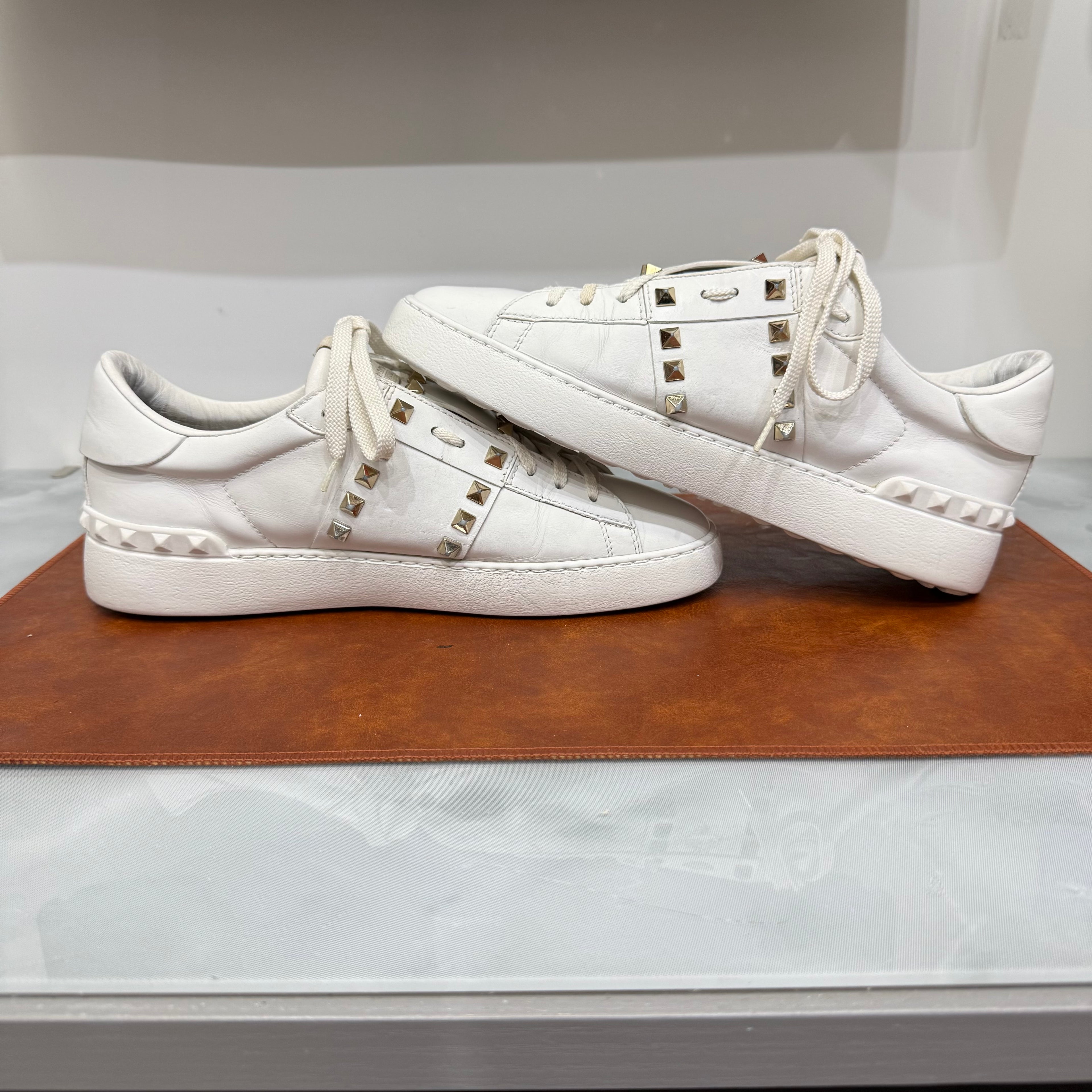 Valentino Garavani, Untitled, 40