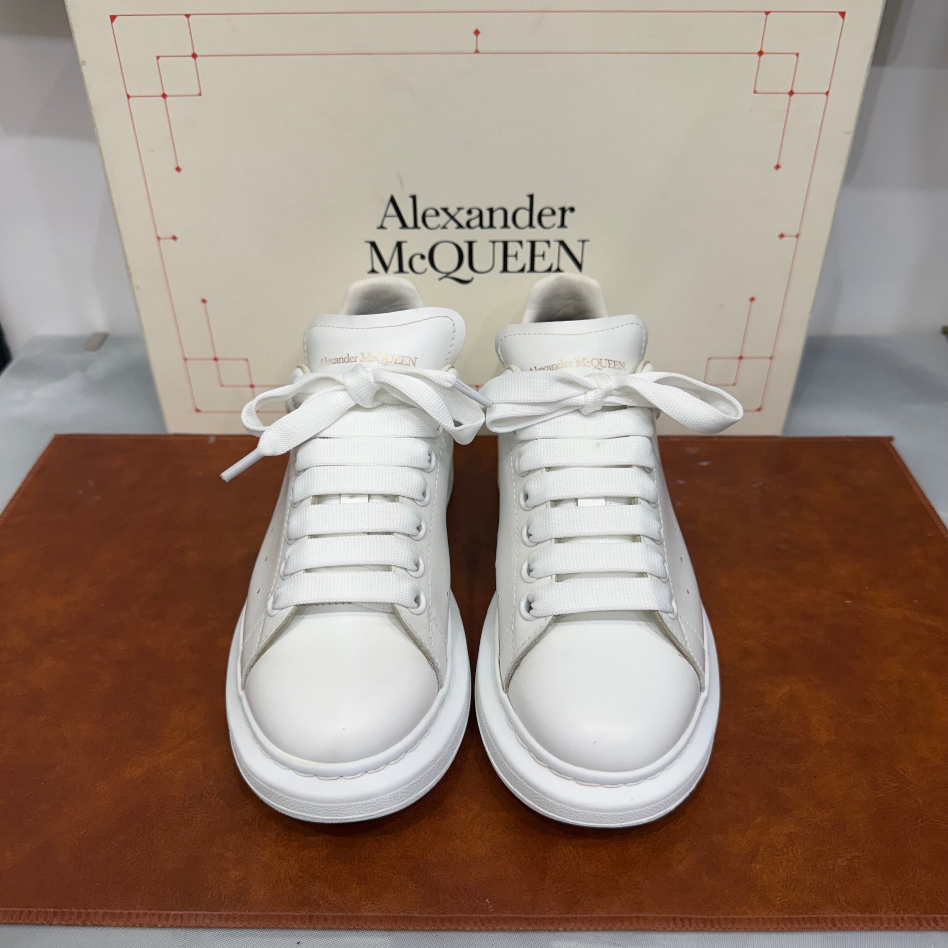 Alexander McQueen, OverSized, 37