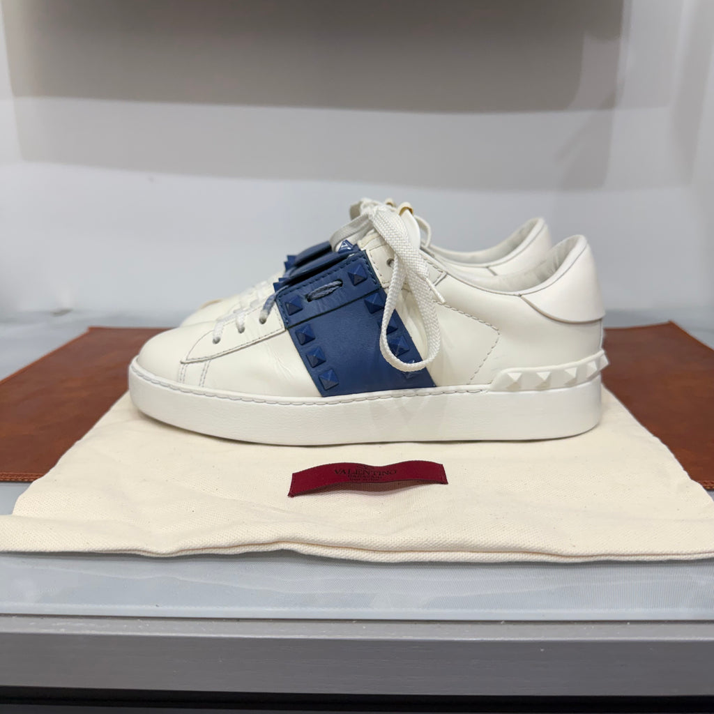 Valentino Garavani, Untitled, 36