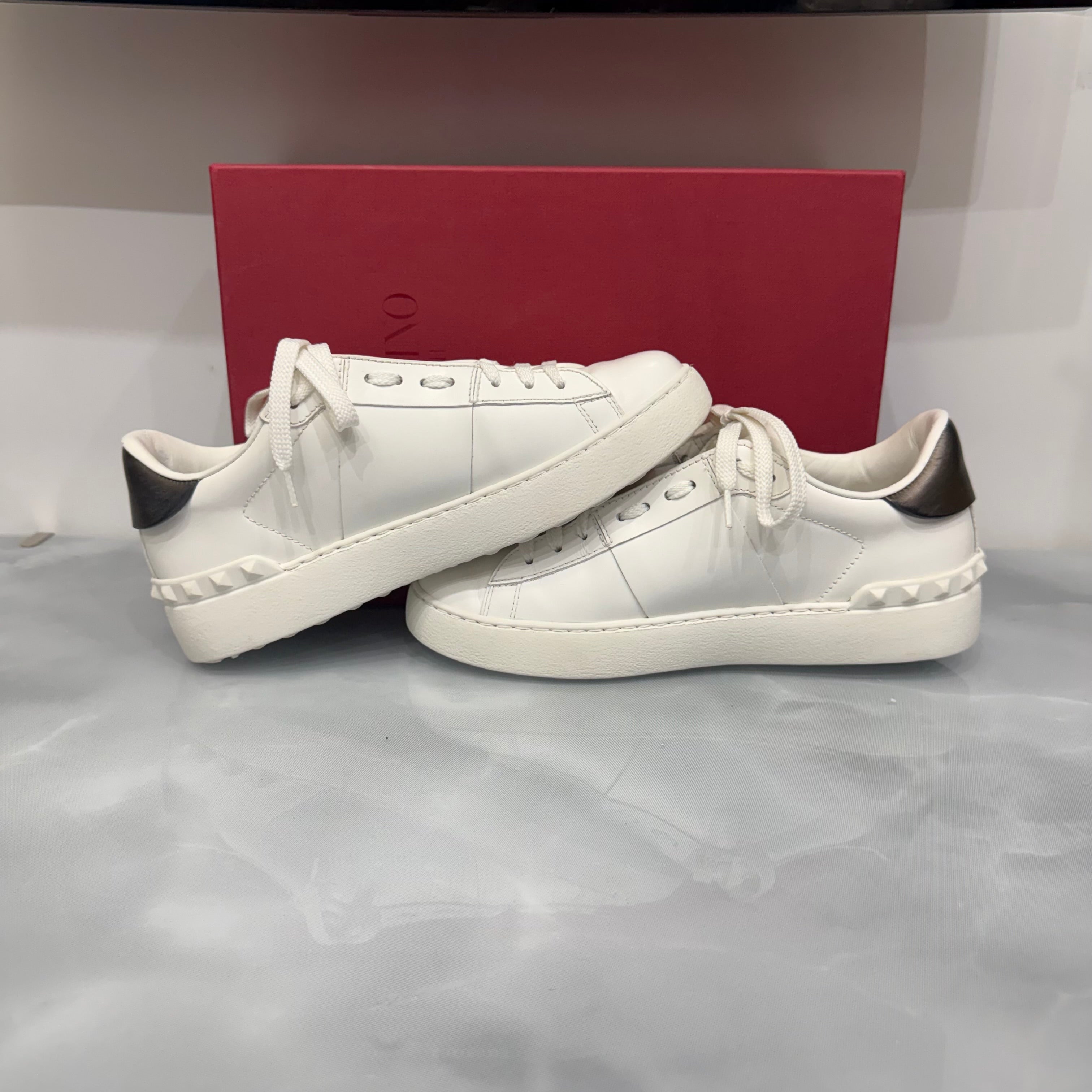 Valentino Garavani, Open VLTN, 36