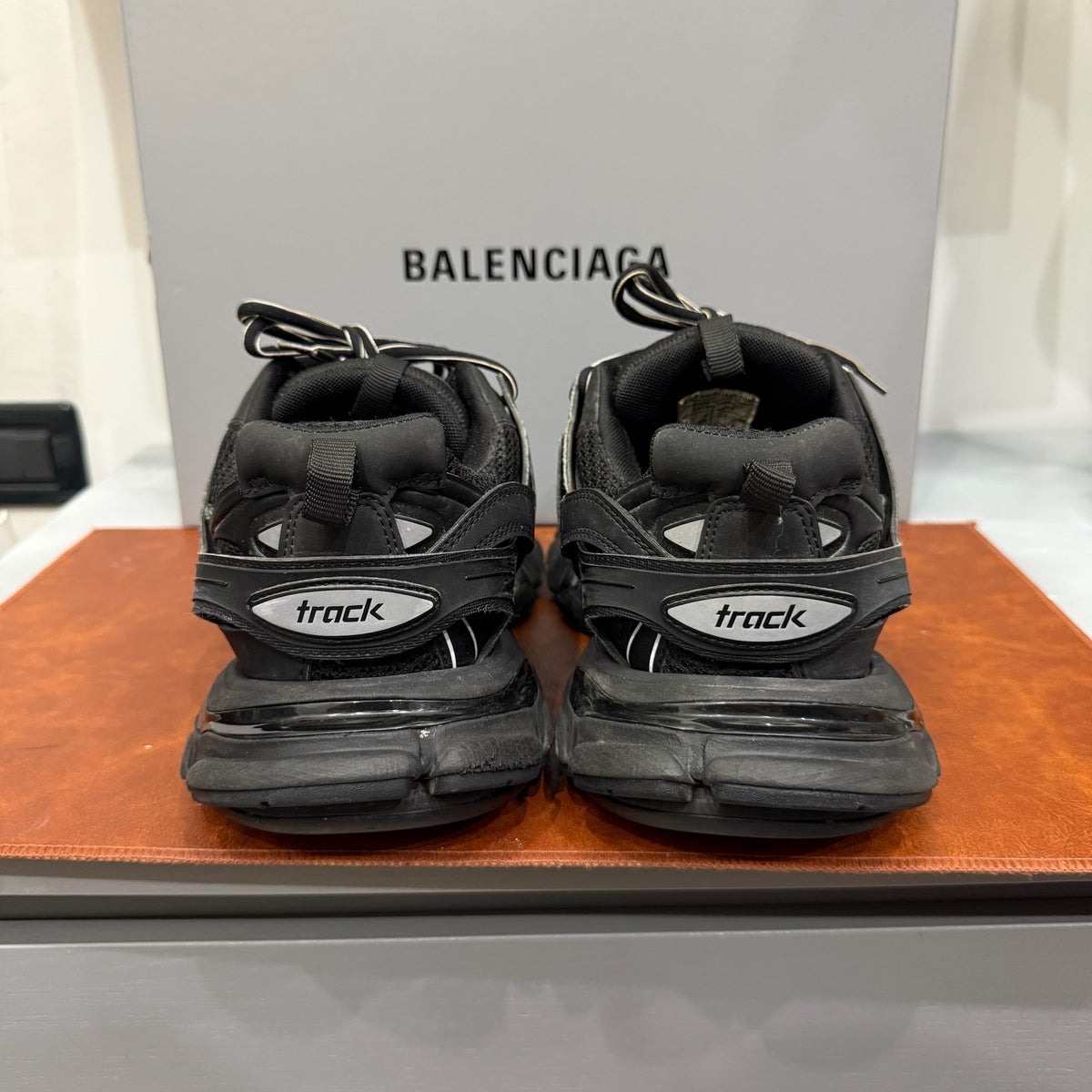 Balenciaga, Track, 43
