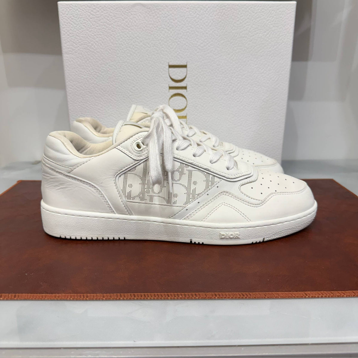 Christian Dior, B27, 44