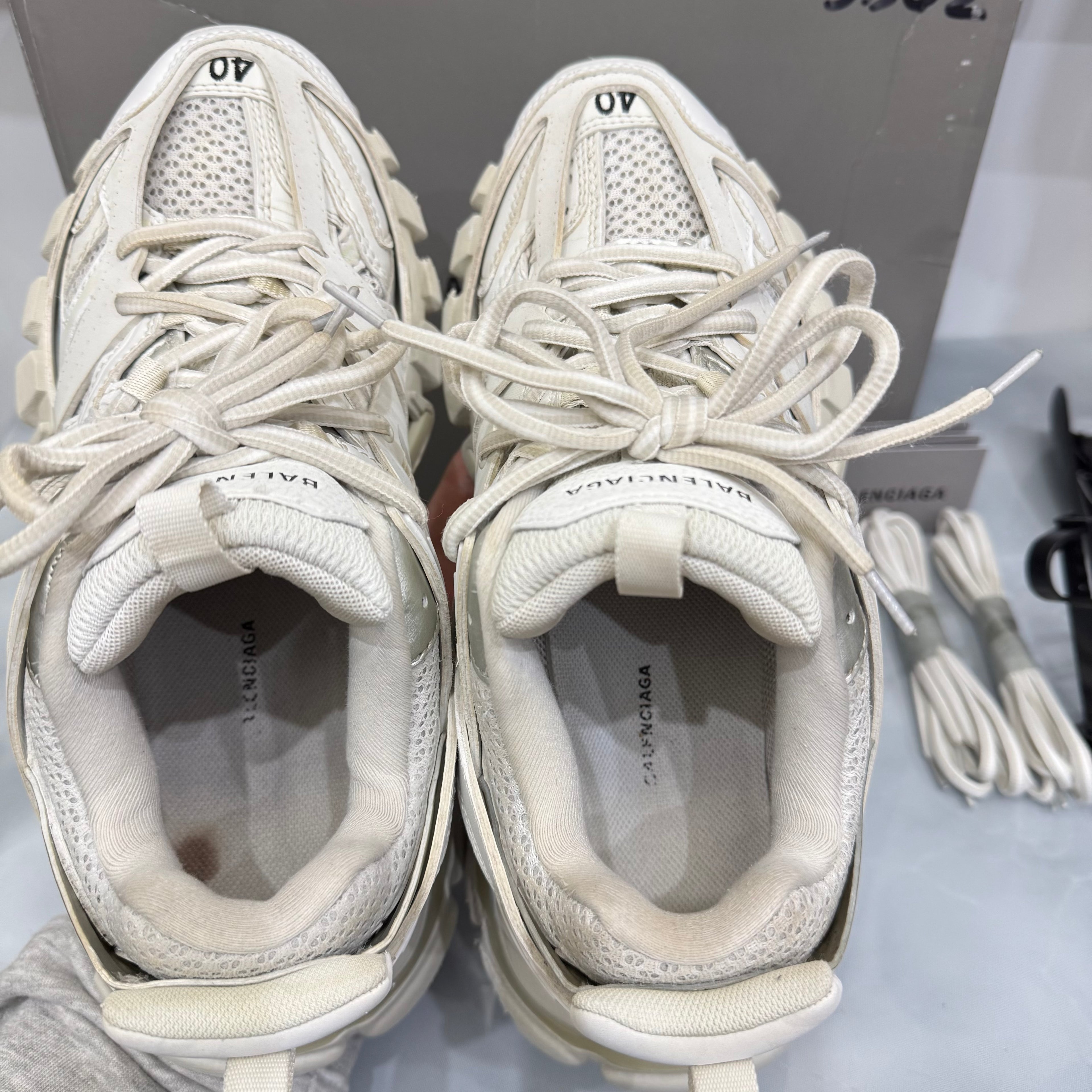 Balenciaga Track 40