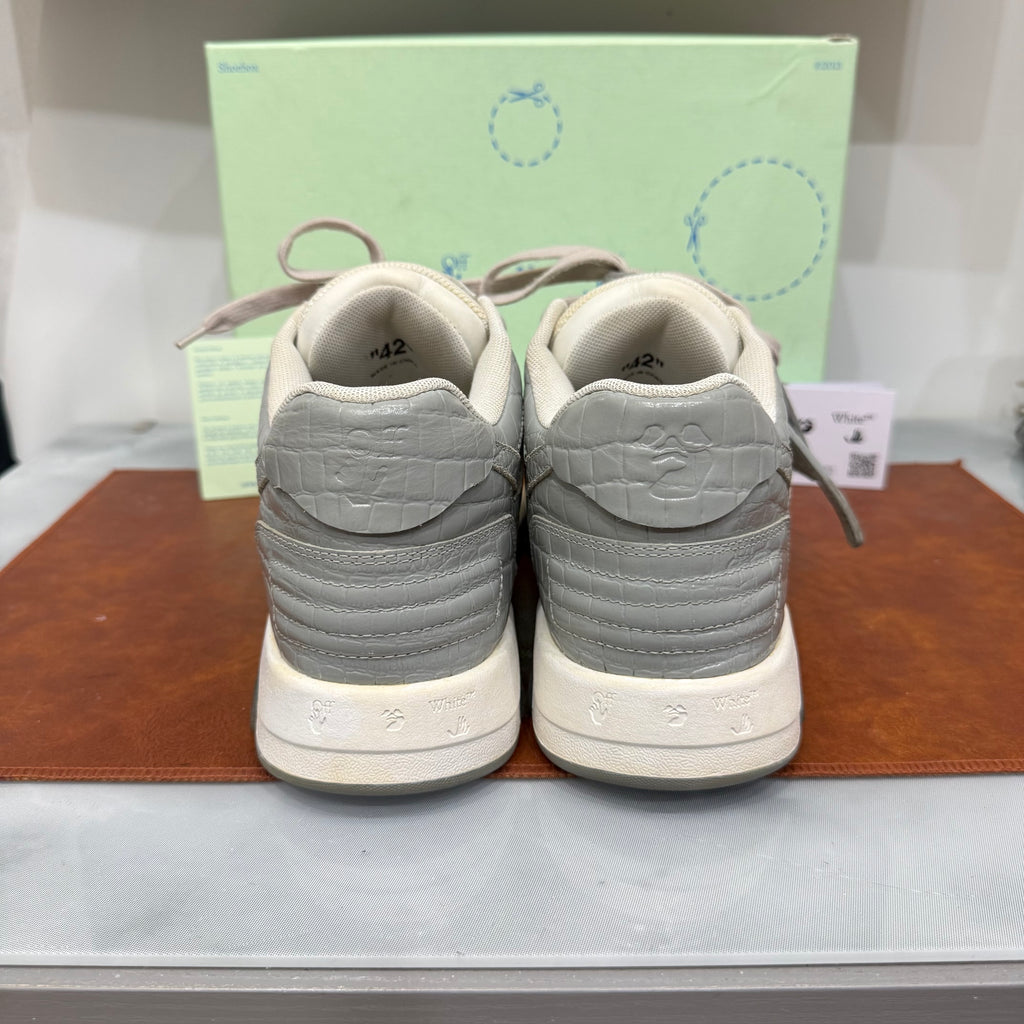 Off White, Out of Office, 42