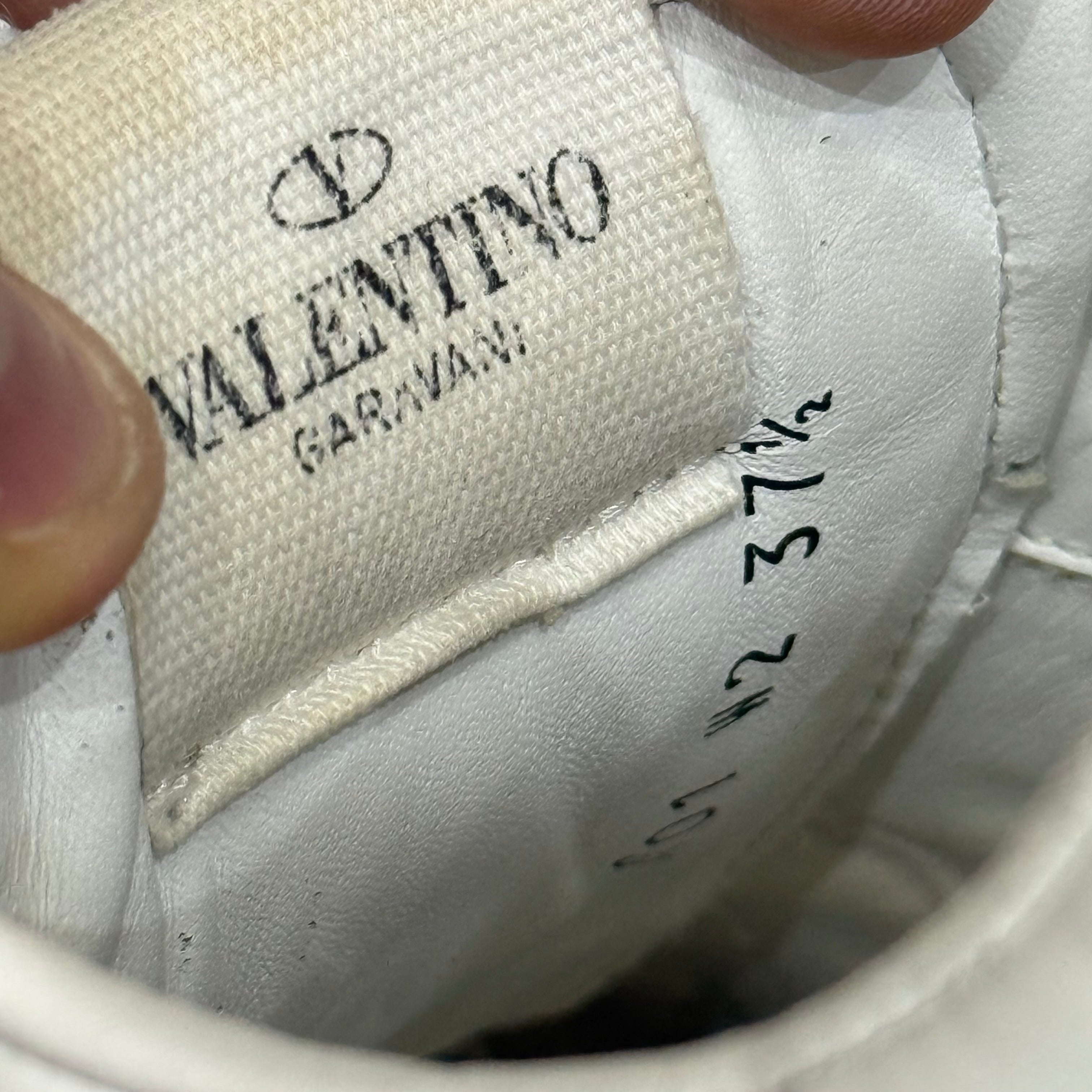 Valentino Garavani, Untitled, 37.5