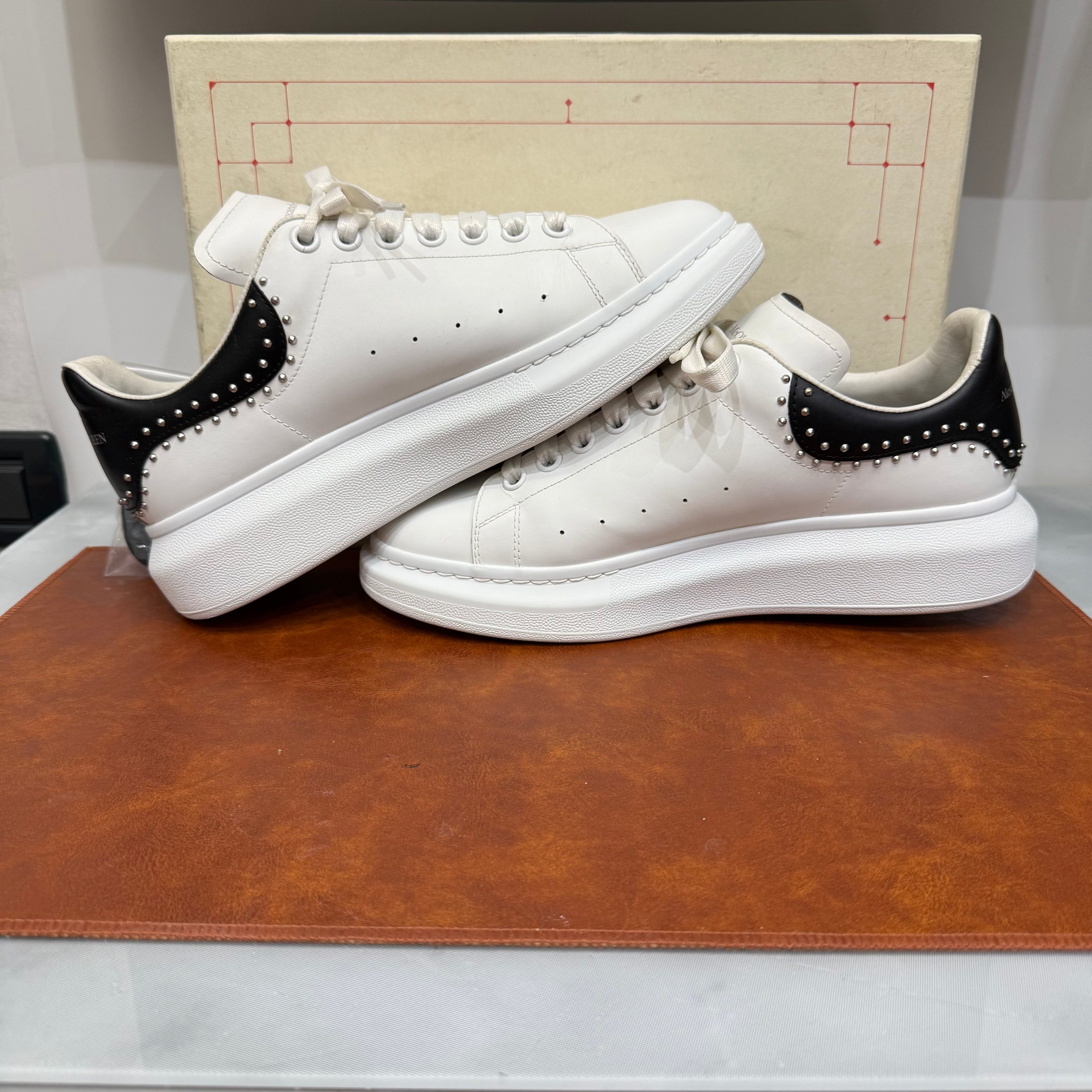 Alexander McQueen, Larry Special, 42