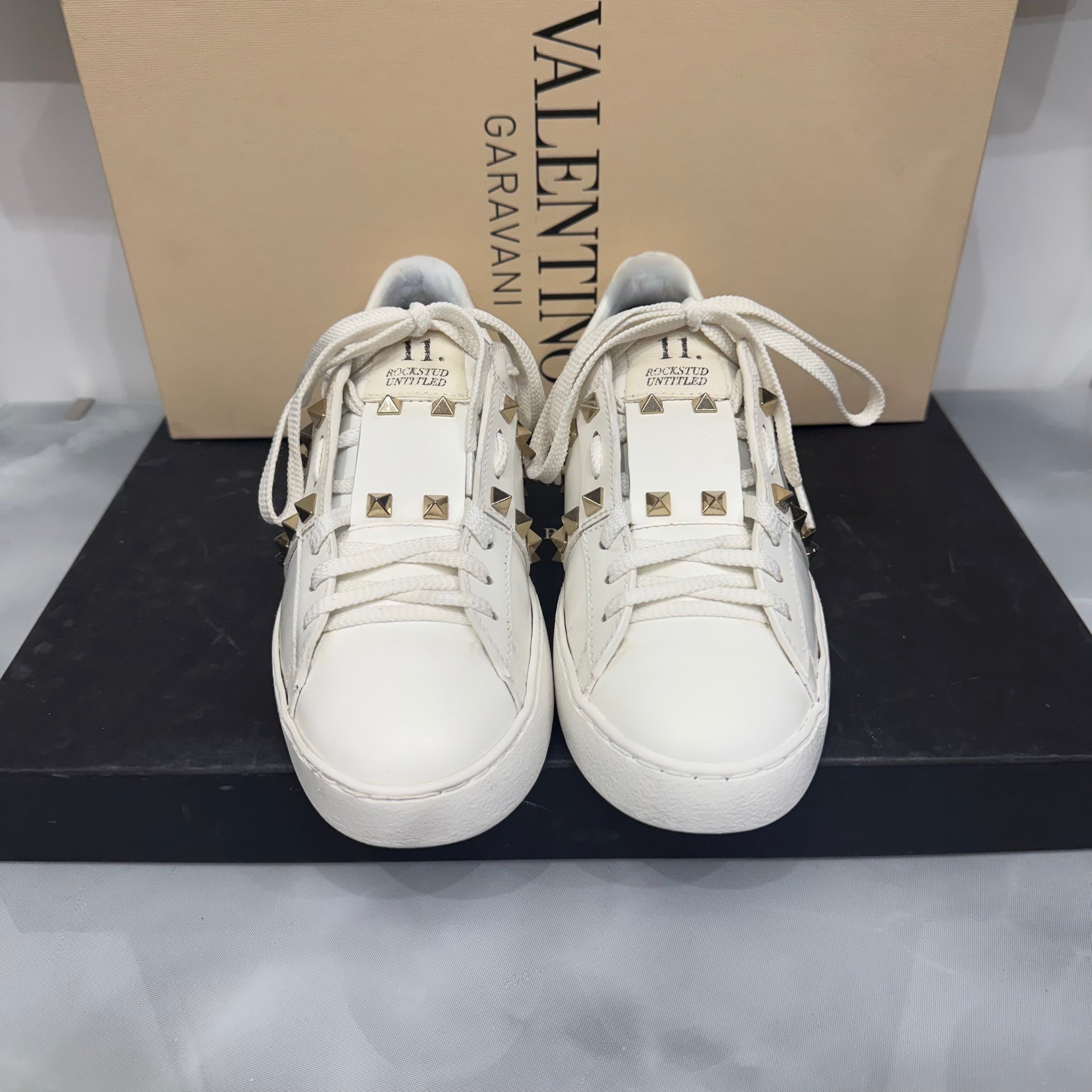 Valentino Garavani, Untitled, 36