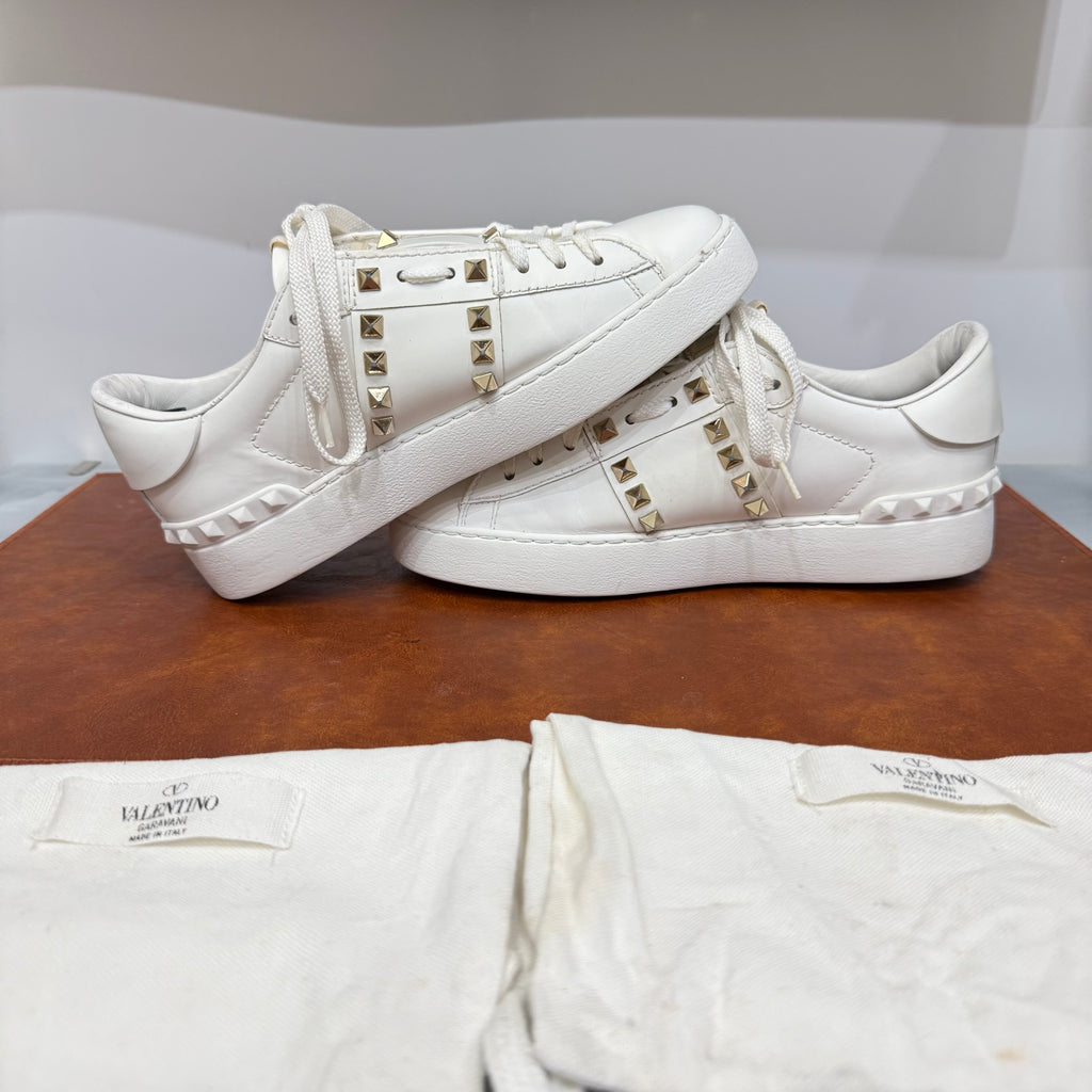 Valentino Garavani, Untitled, 36