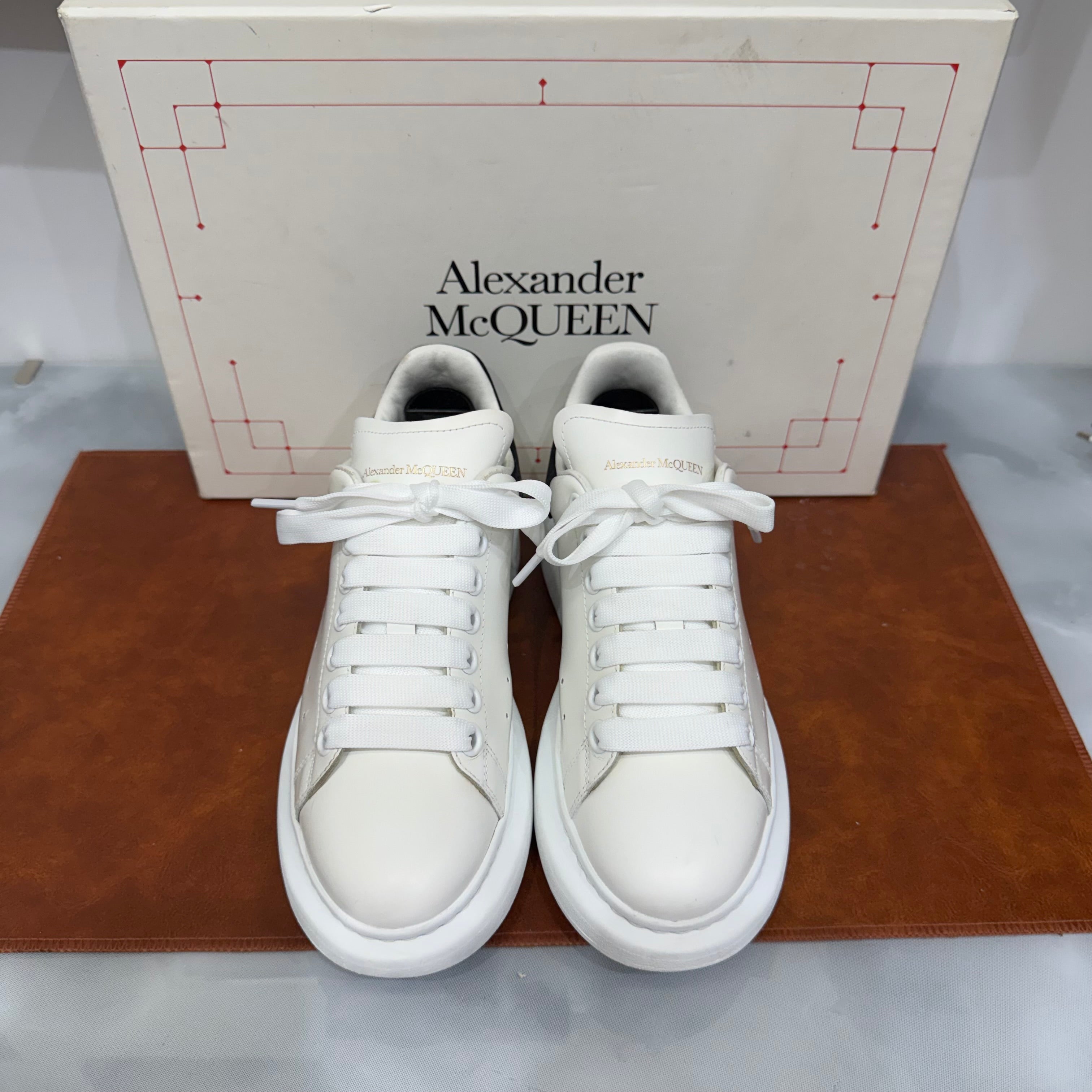 Alexander McQueen, OverSized, 37