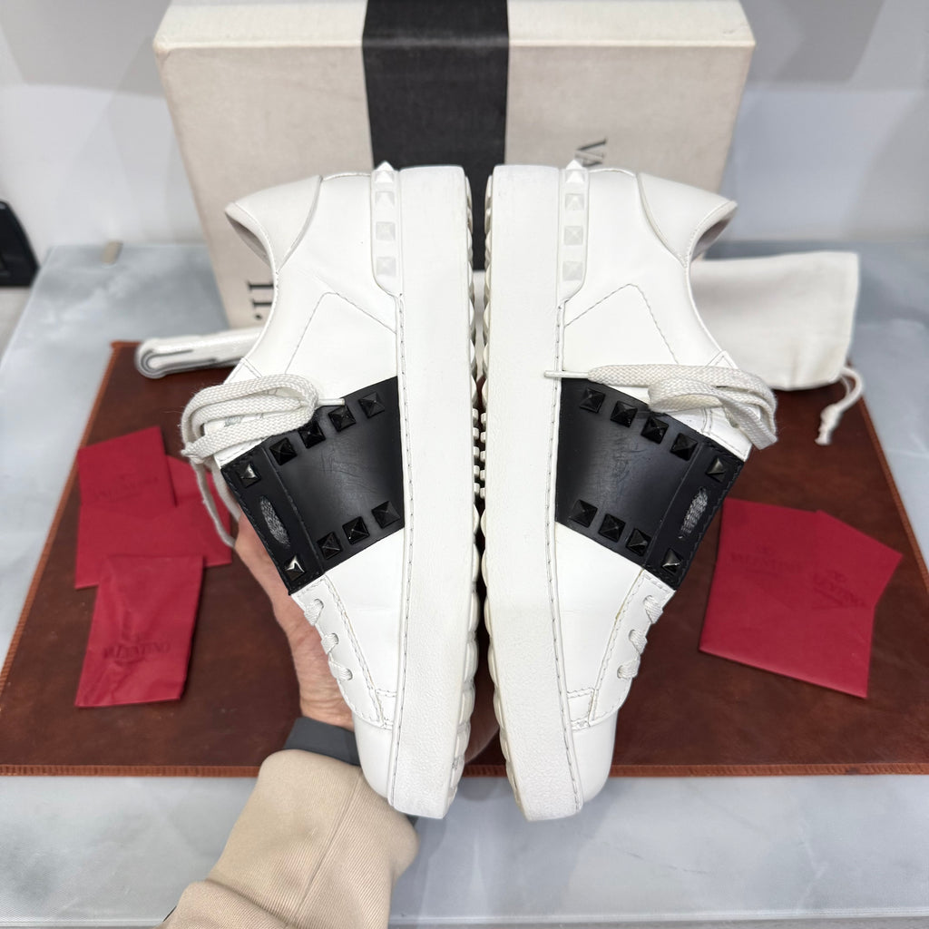 Valentino Garavani, Untitled, 36