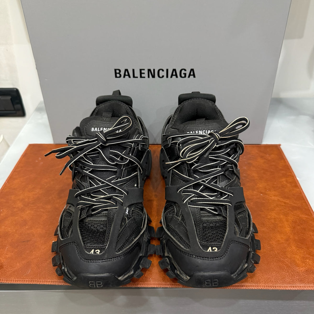 Balenciaga, Track, 43