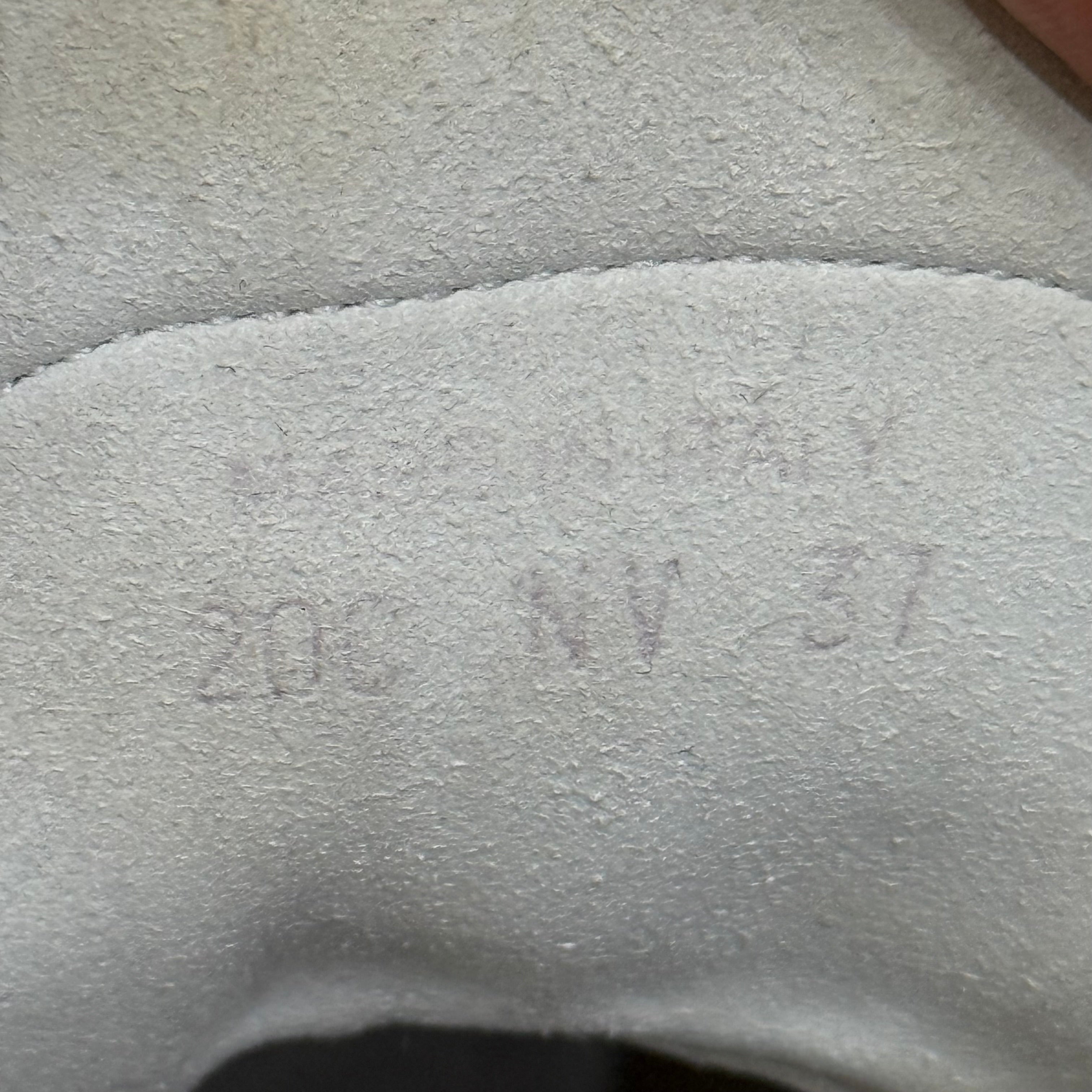 Christian Dior, B23, 37
