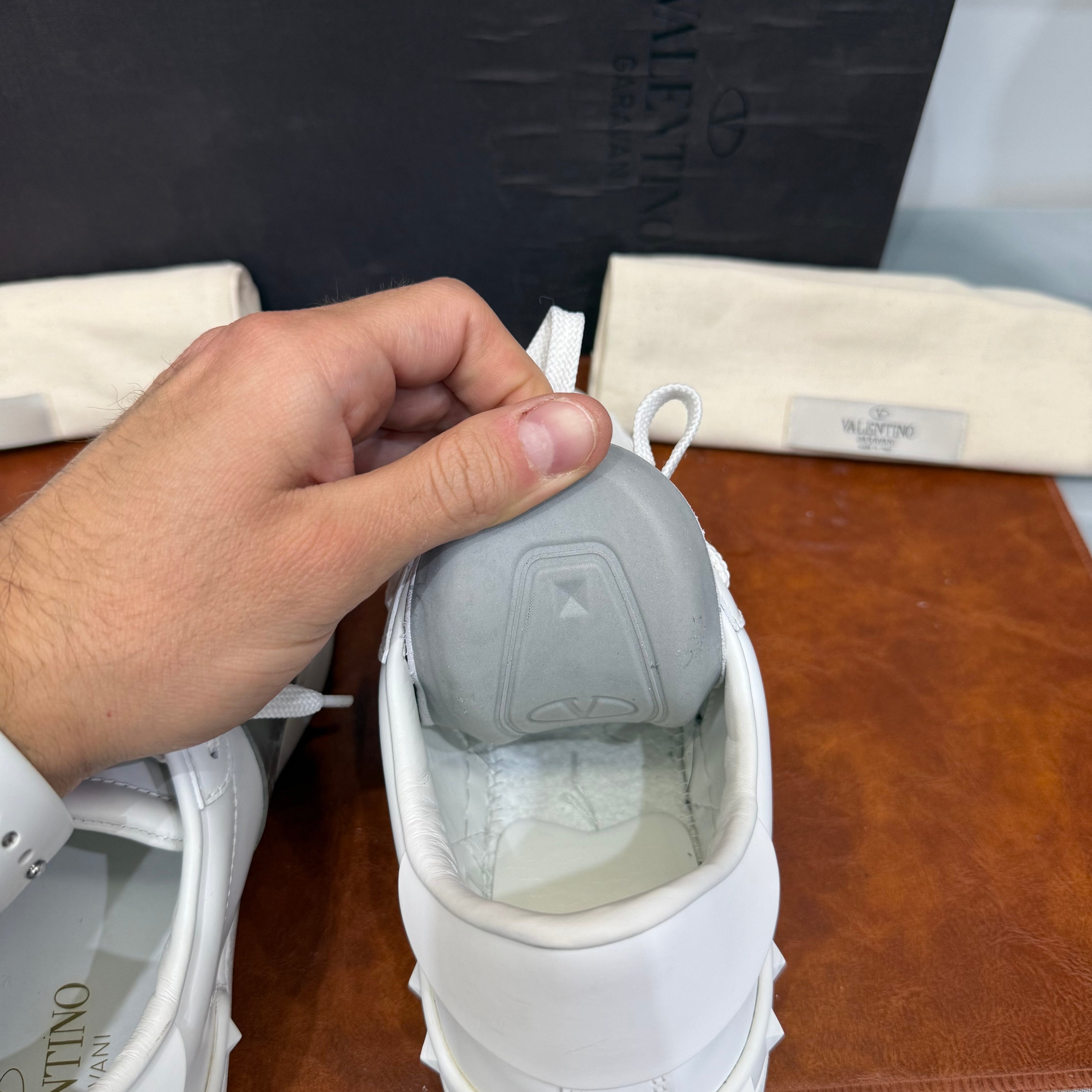 Valentino Garavani, Open, 40