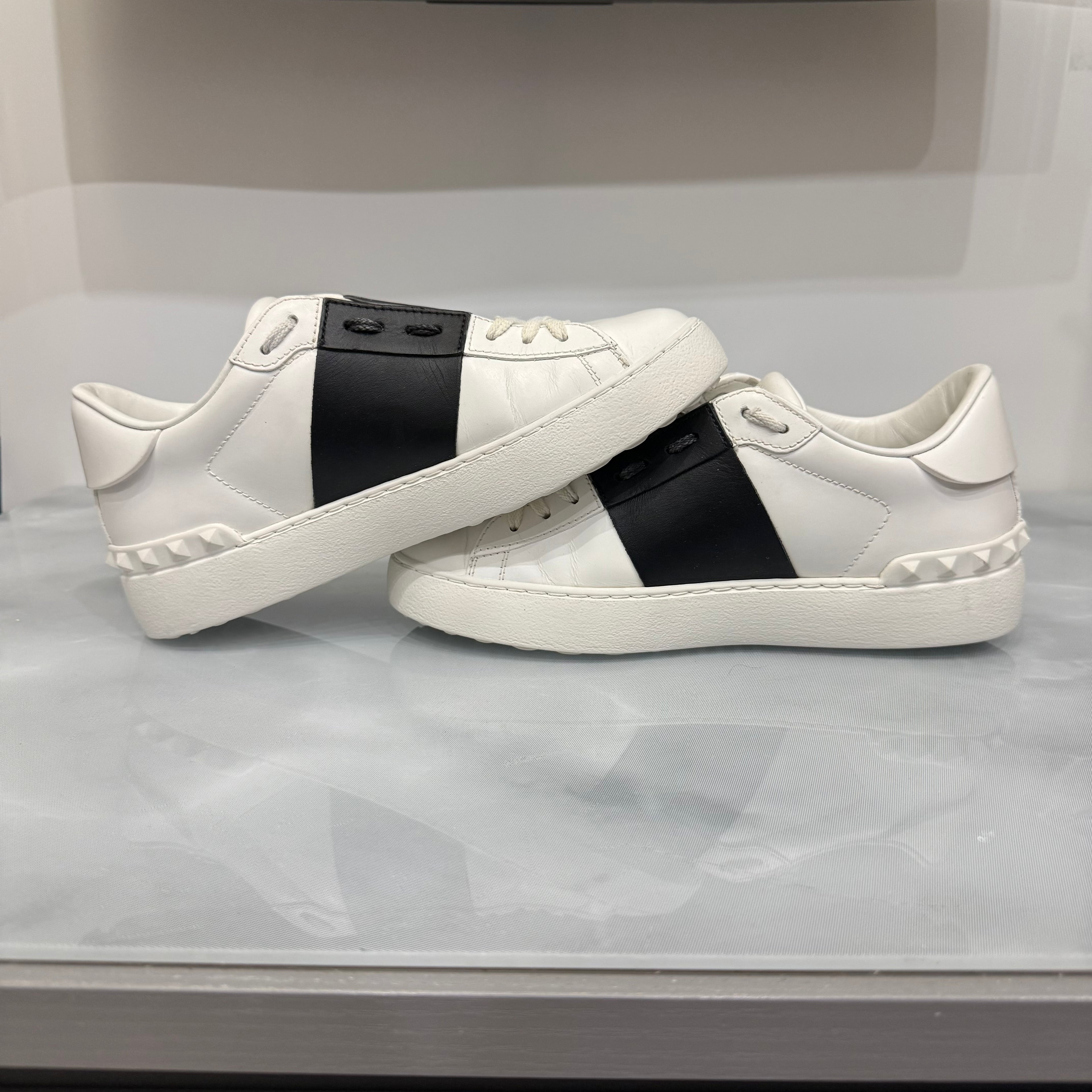 Valentino Garavani, Open, 36
