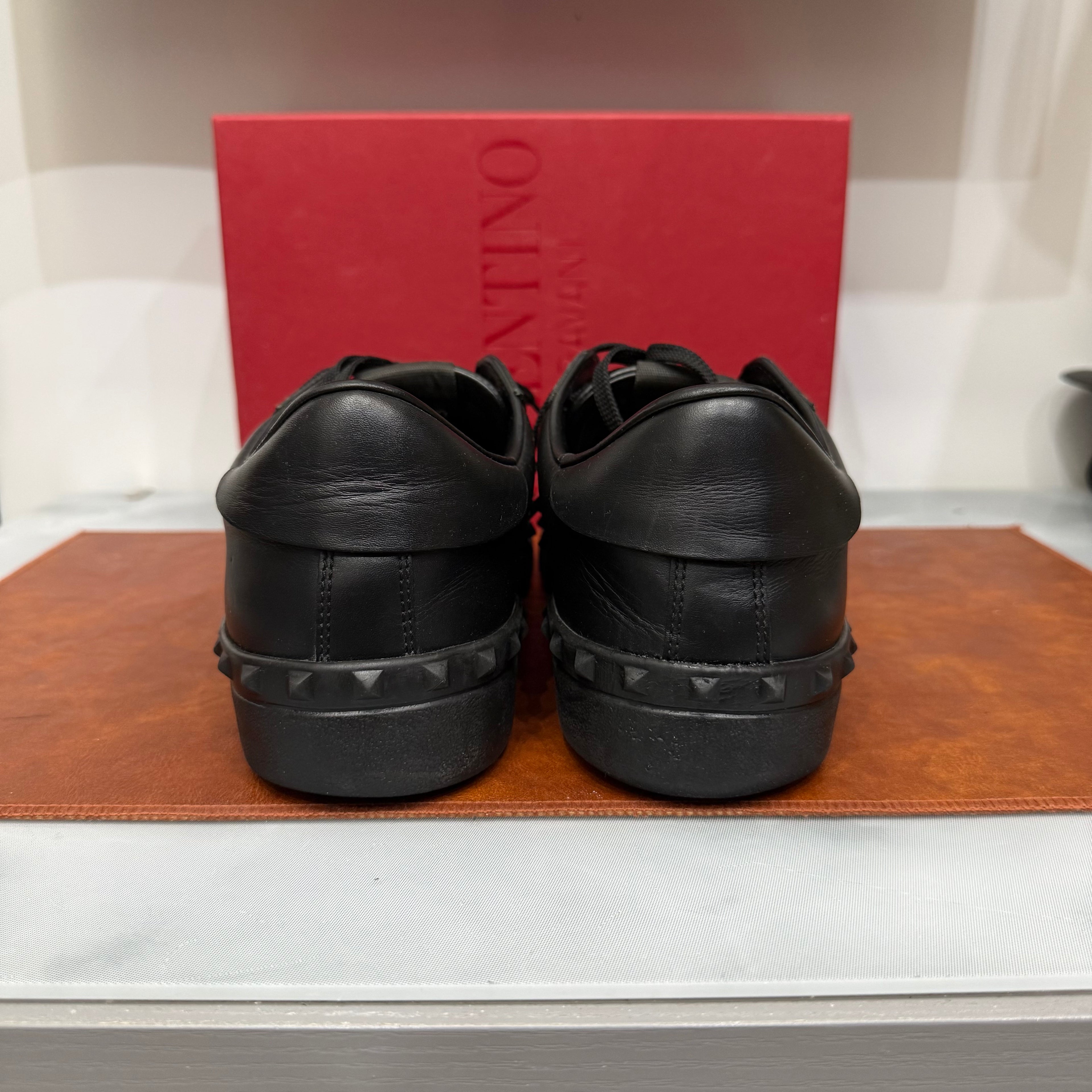 Valentino Garavani, Untitled, 43