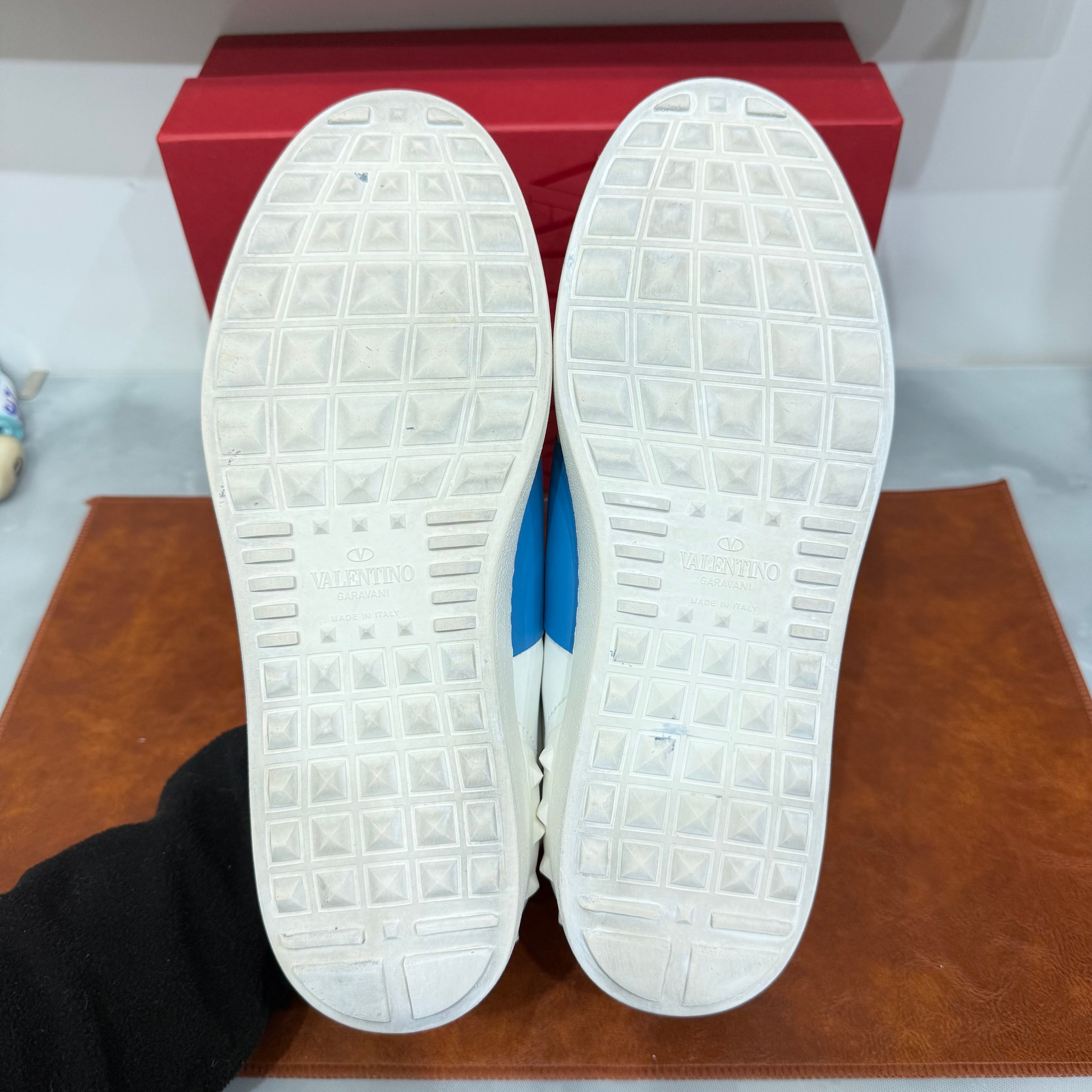 Valentino Garavani, Open, 40