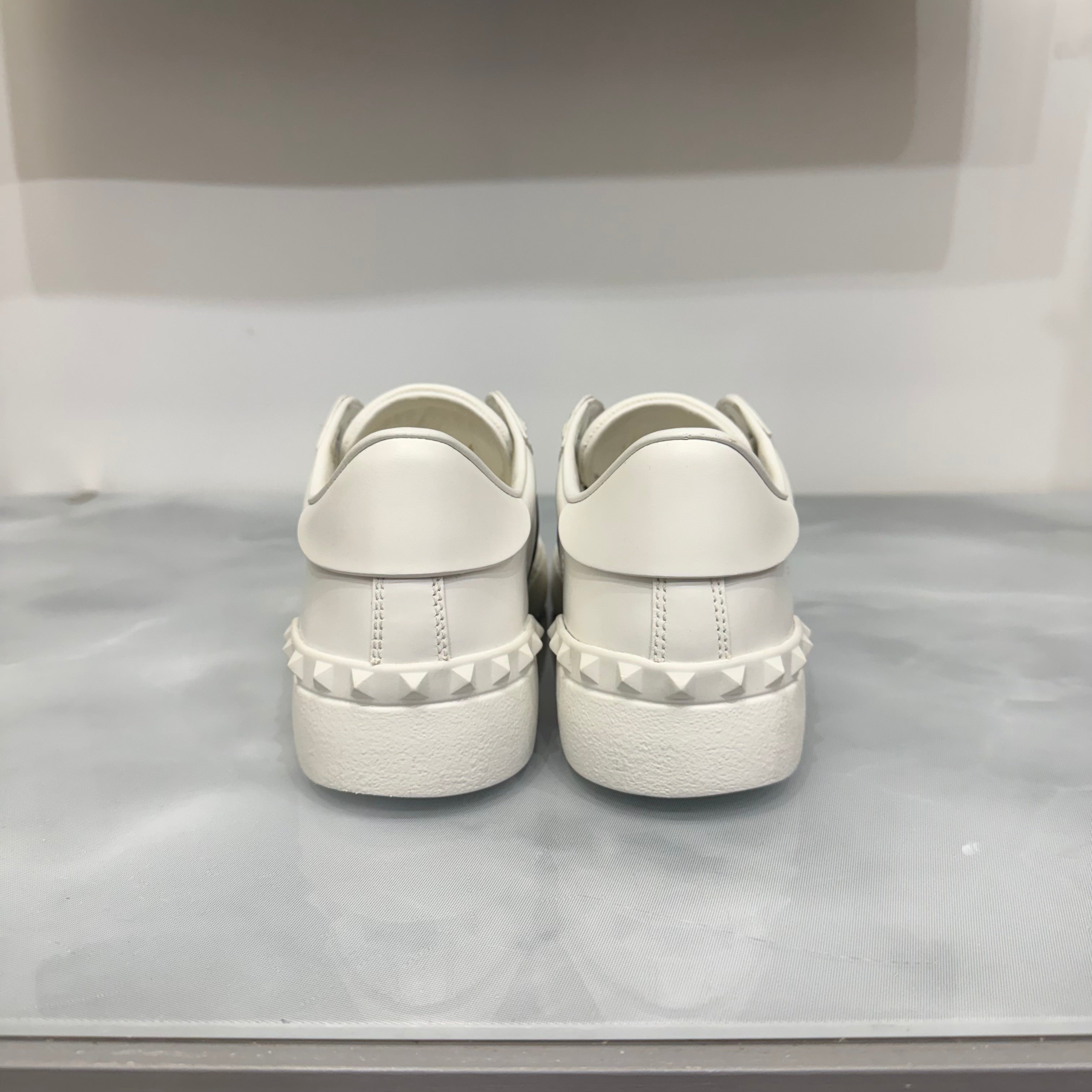 Valentino Garavani, Open, 36