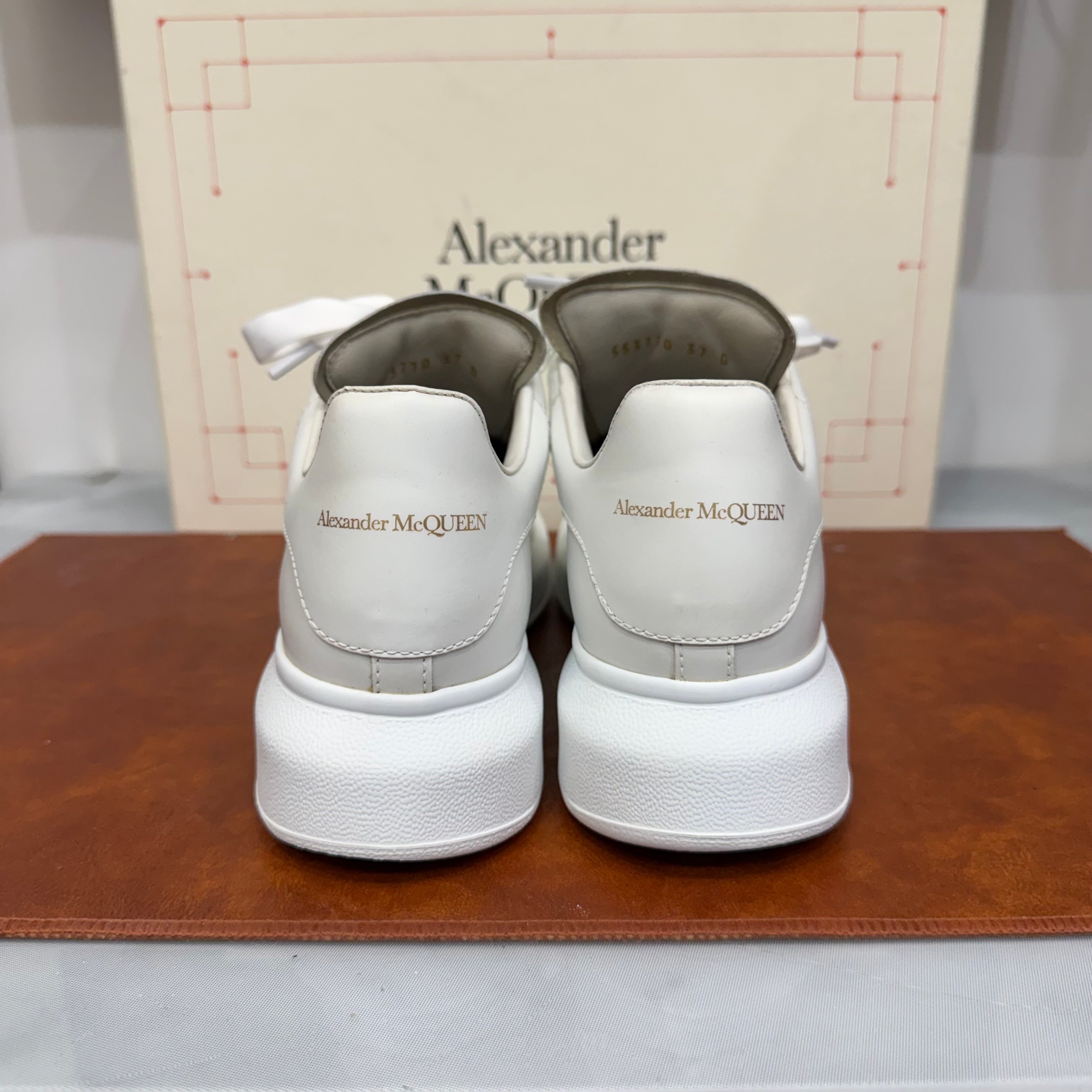 Alexander McQueen, OverSized, 37