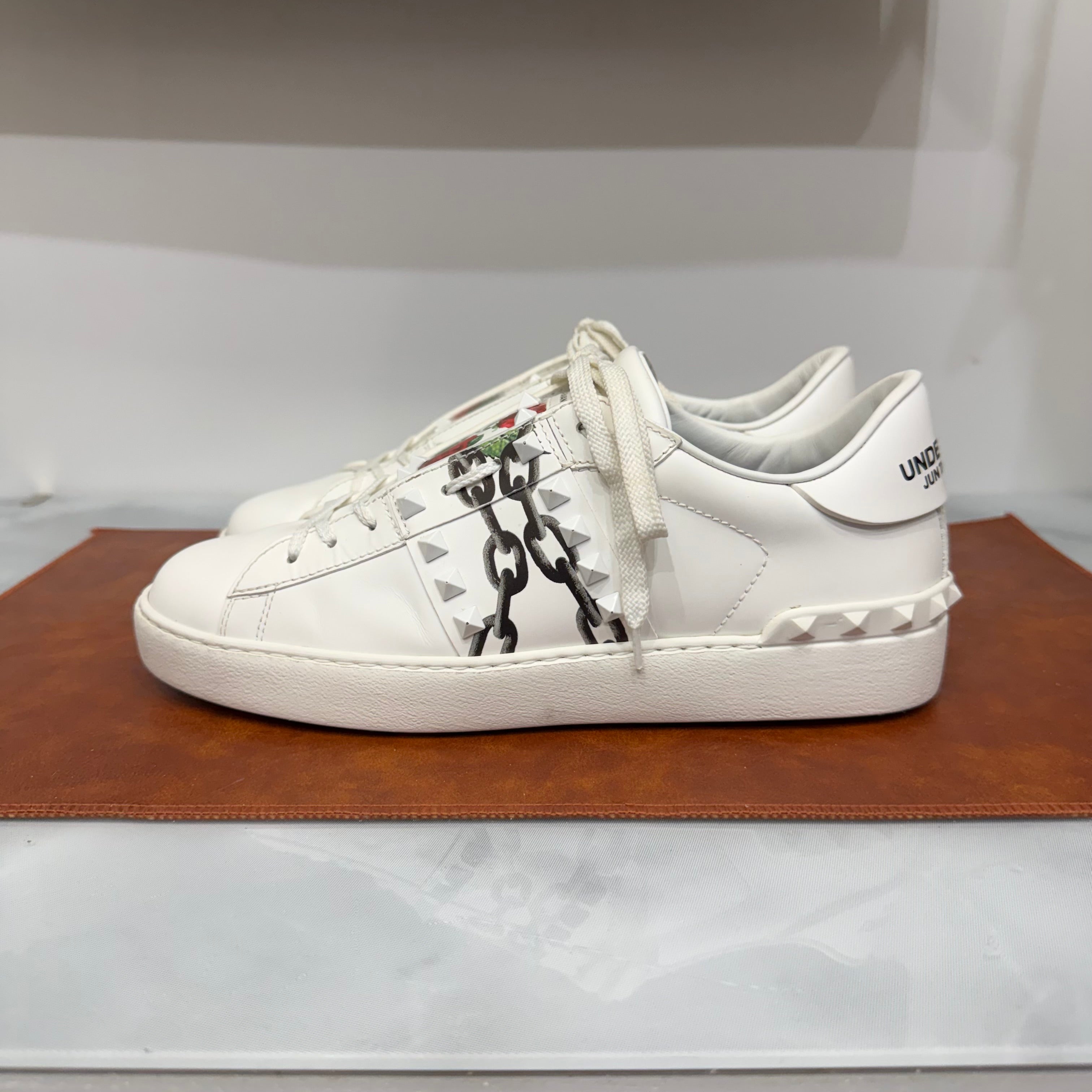 Valentino Garavani, Untitled, 40