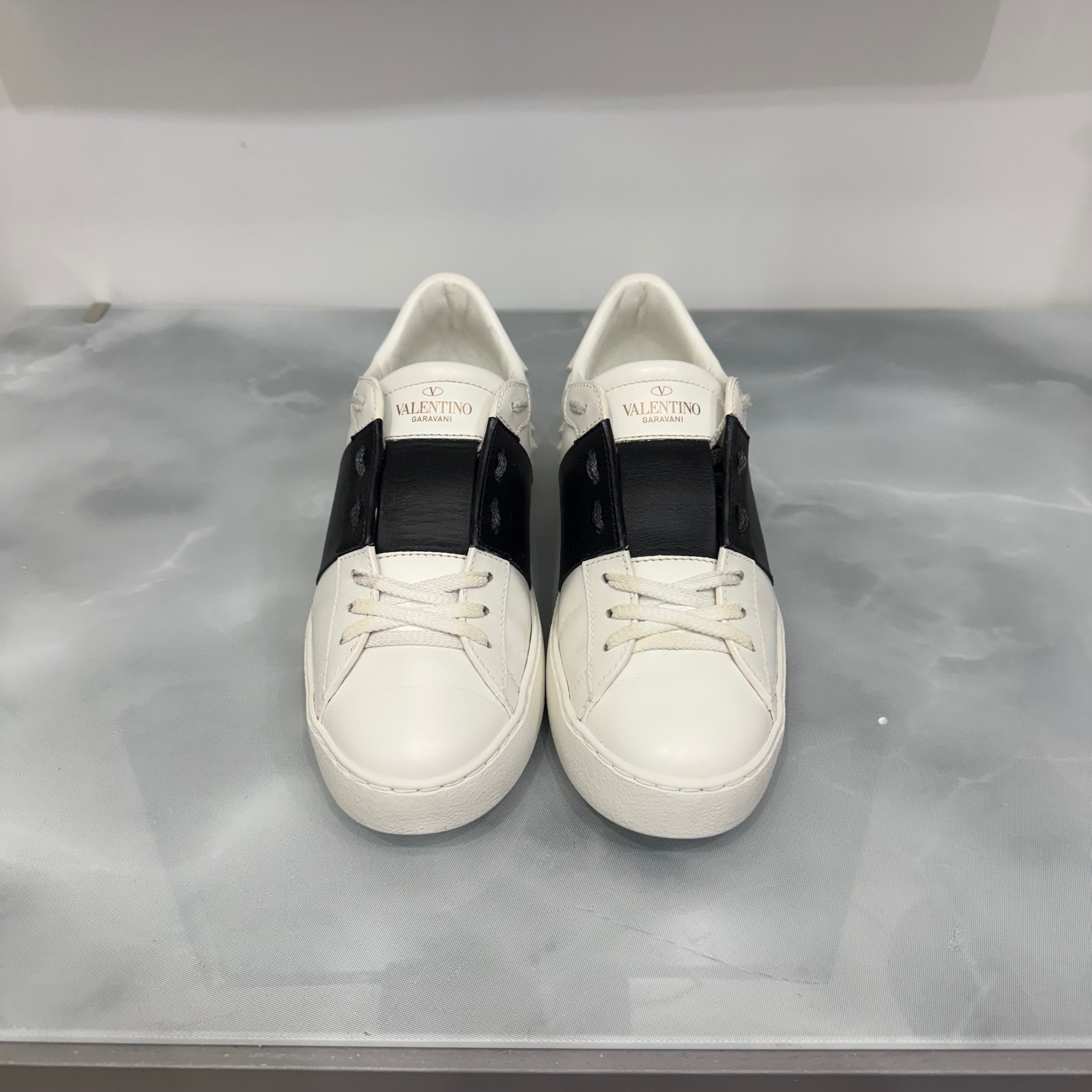 Valentino Garavani, Open, 36