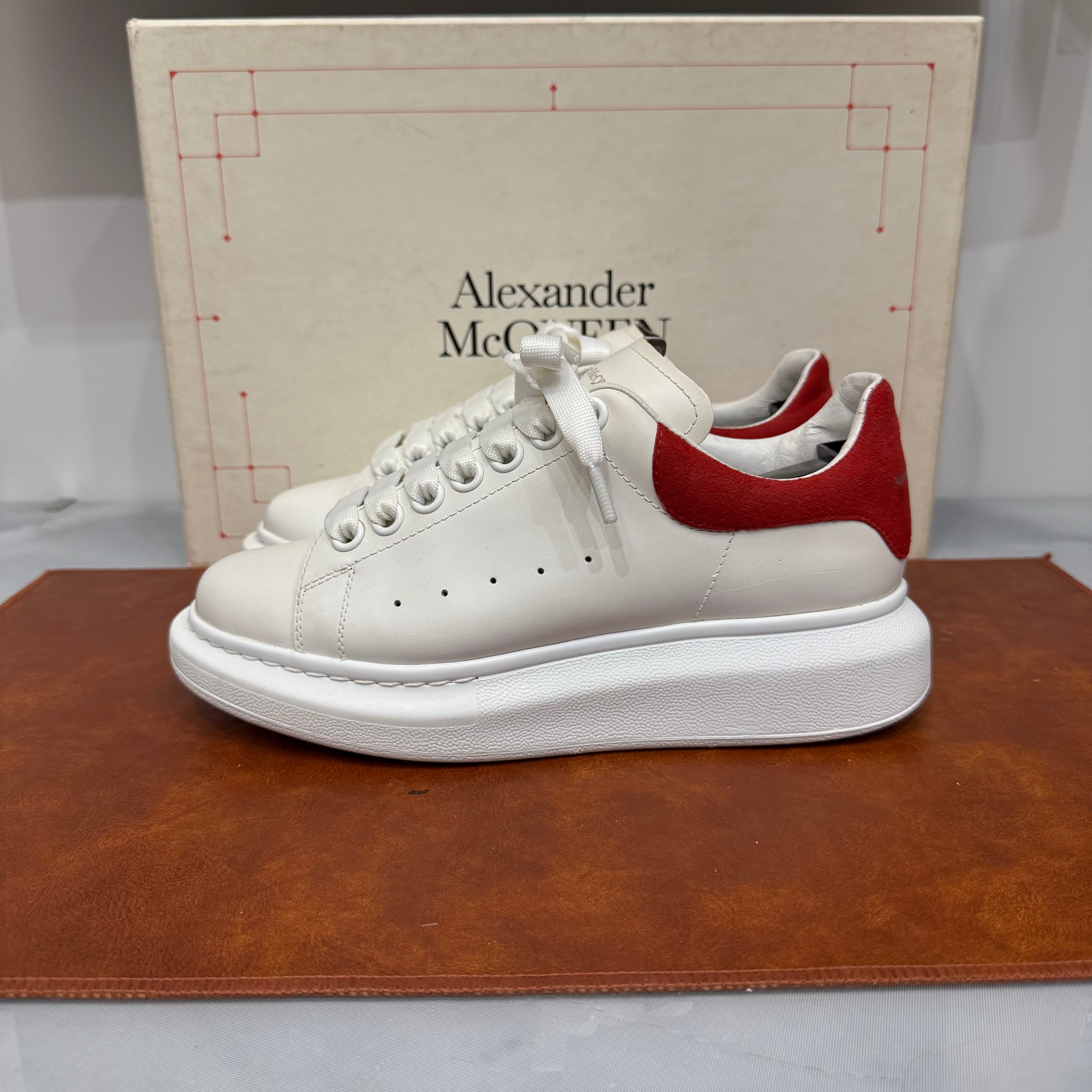 Alexander McQueen, OverSized, 36