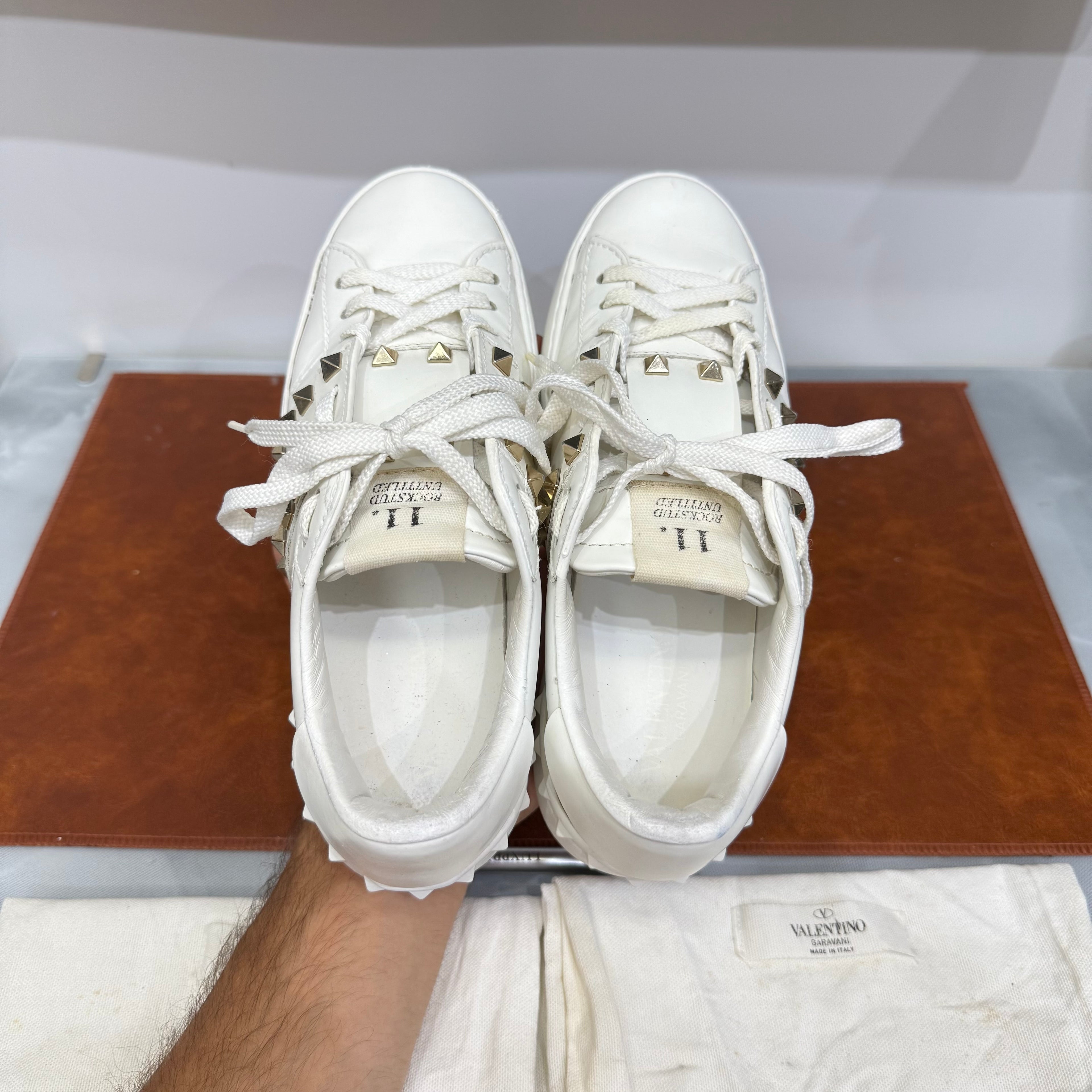 Valentino Garavani, Untitled, 36