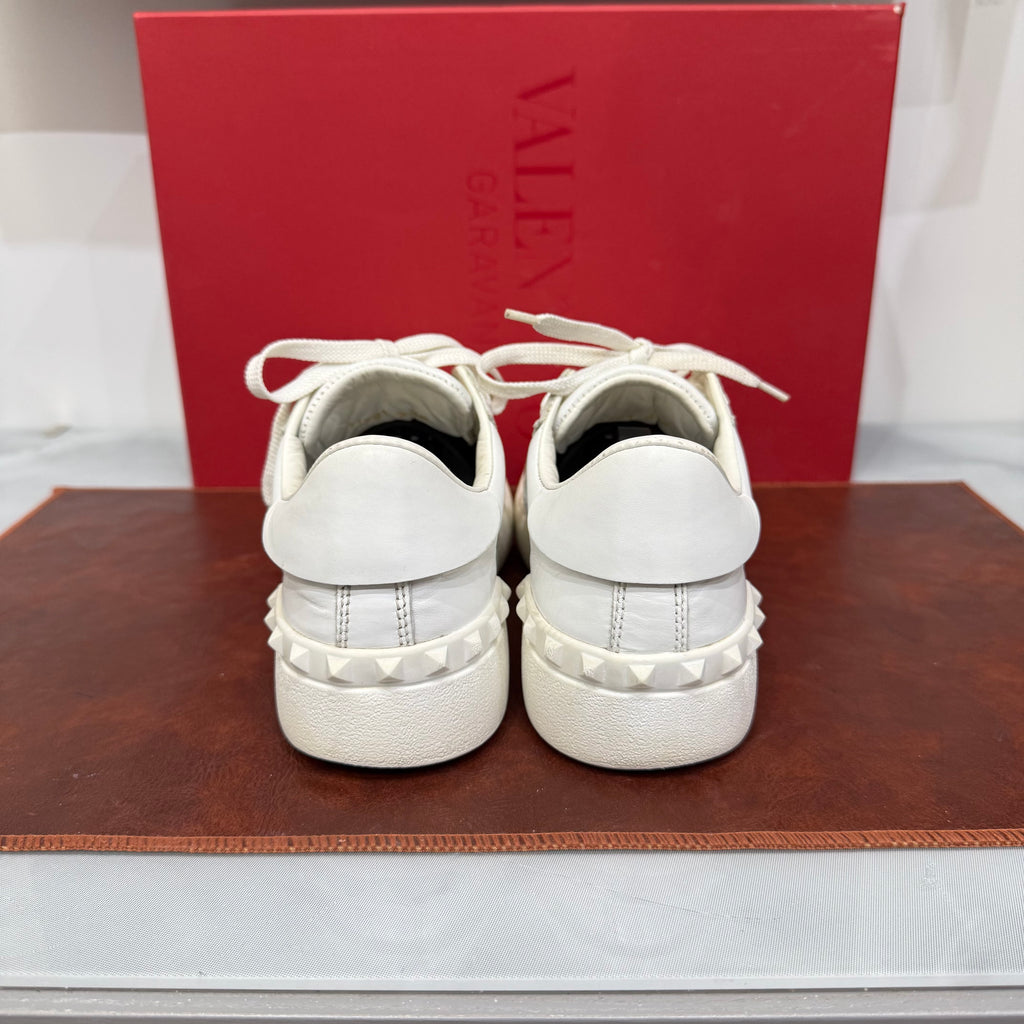 Valentino Garavani, Open, 38