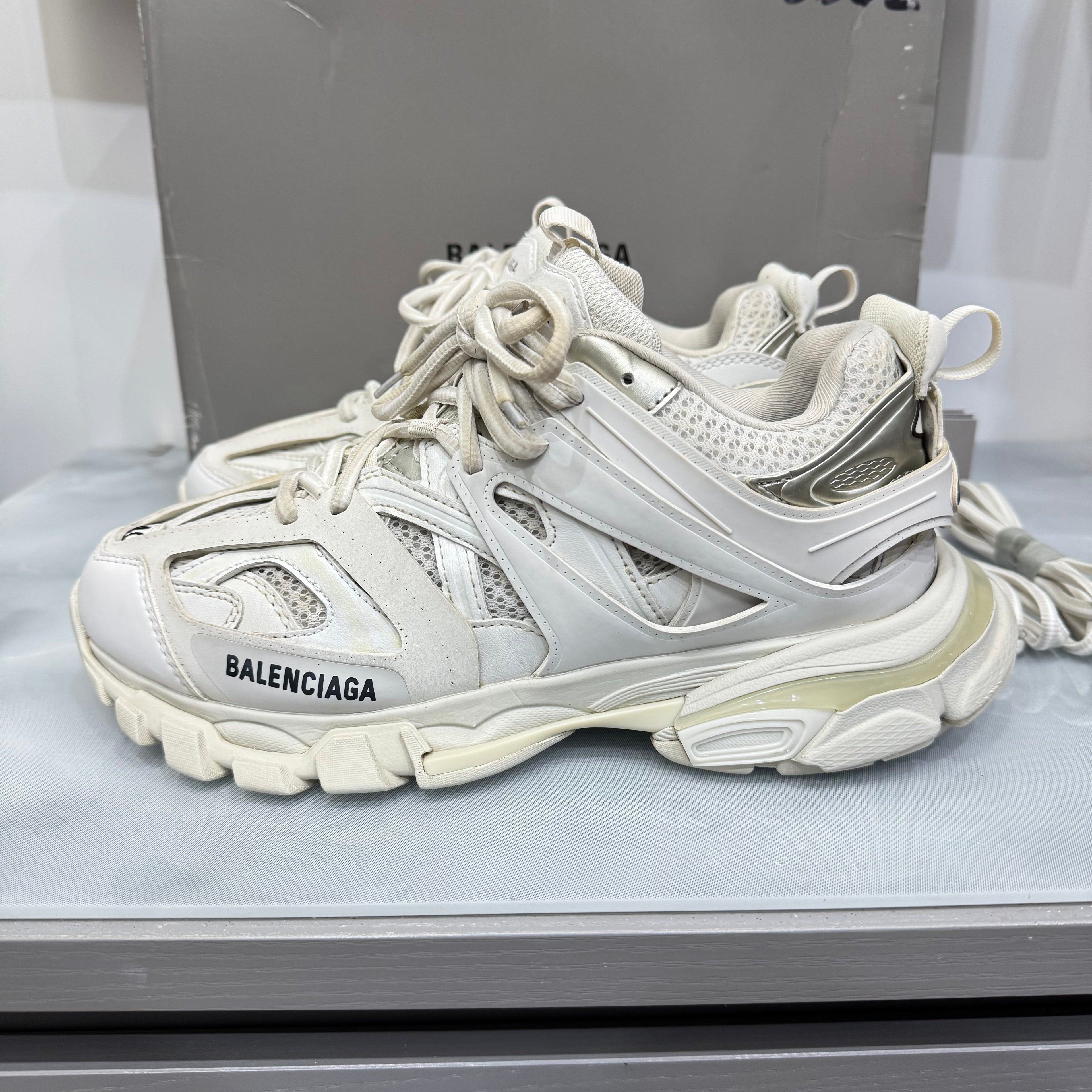 Balenciaga Track 40